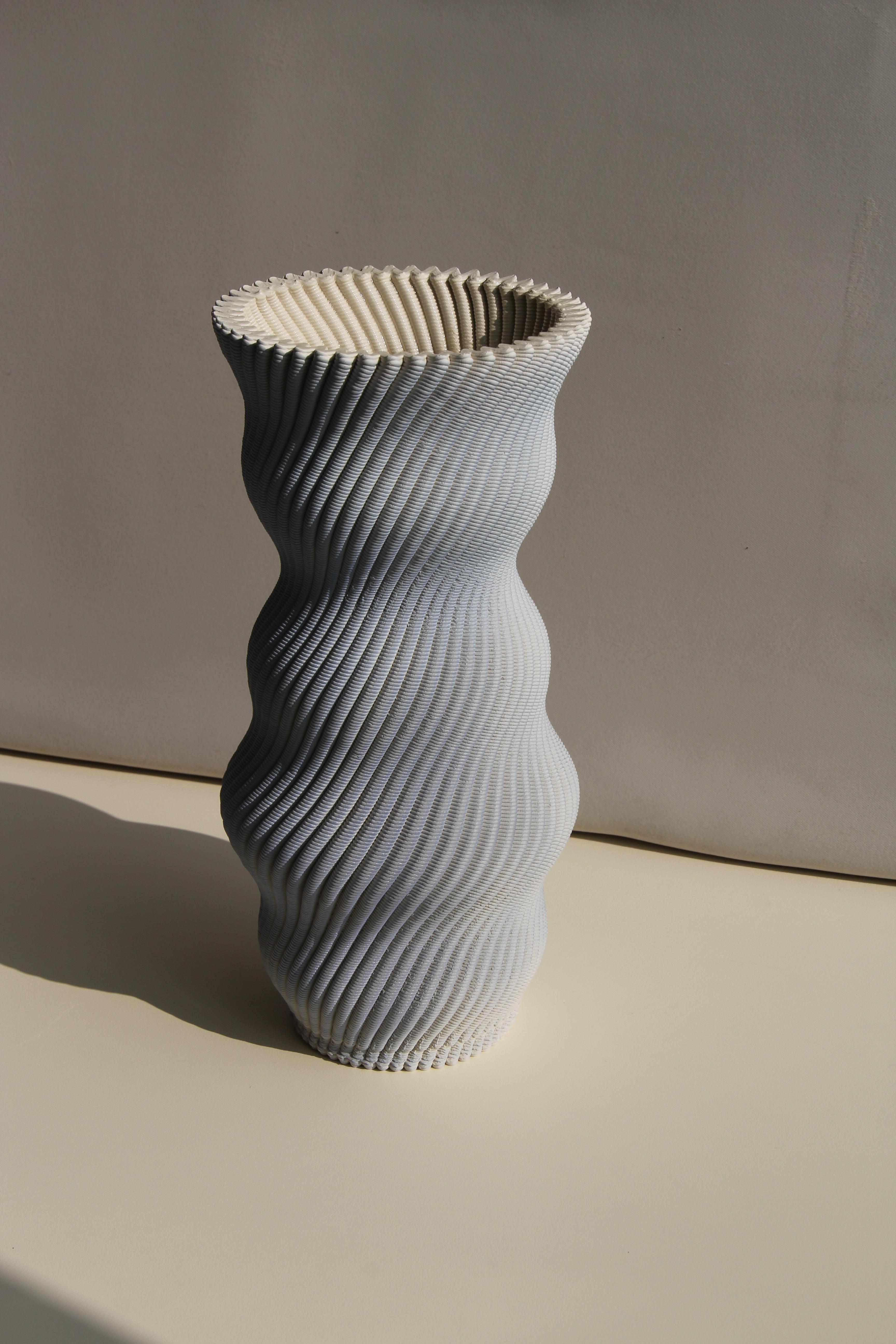 Modern Gradient Blue 3D Printed Ceramic Tecla Vase Italy Contemporary 21st Century For Sale