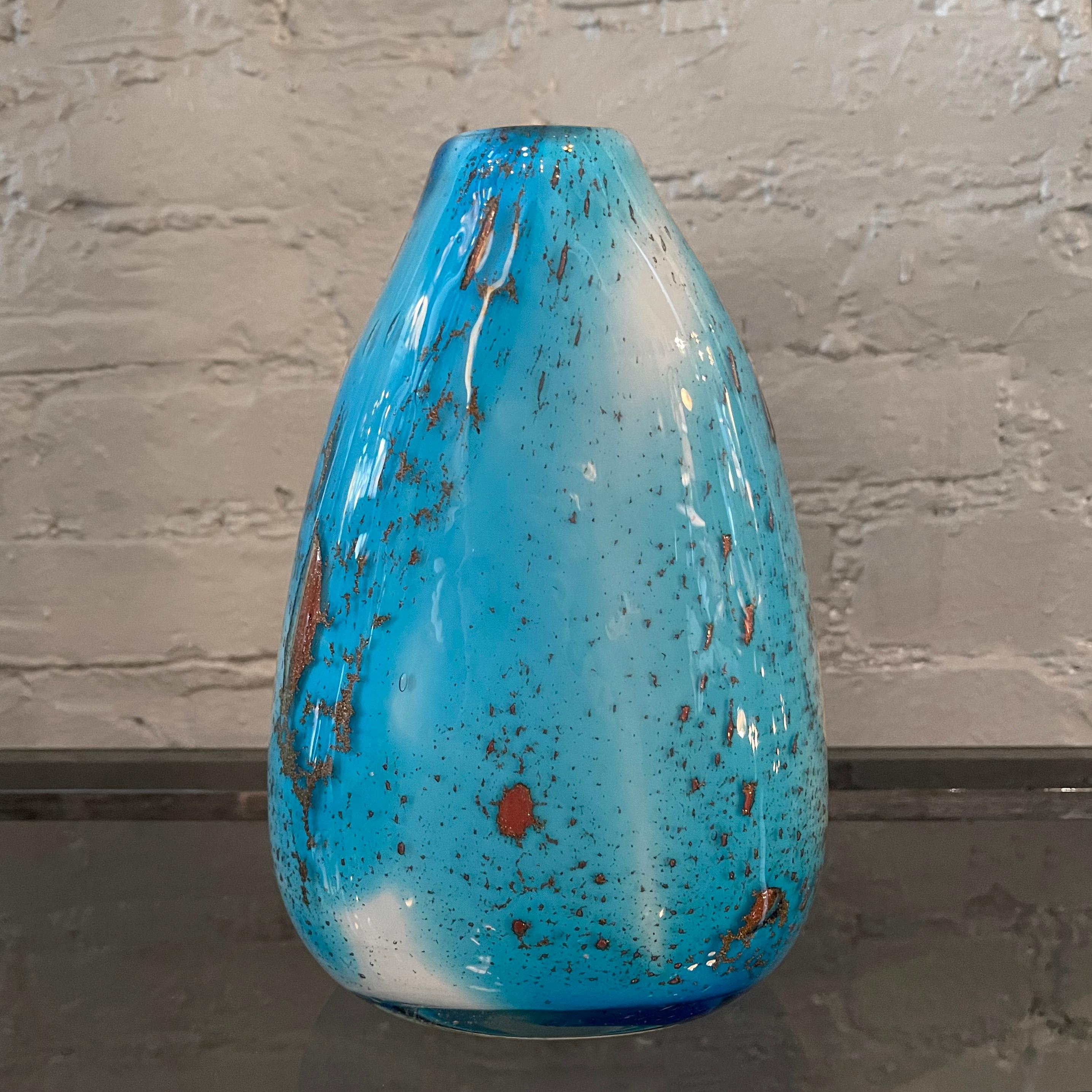 Gradient Blue Gold Fleck Murano Glass Vase, Pear Shape In Good Condition For Sale In Brooklyn, NY