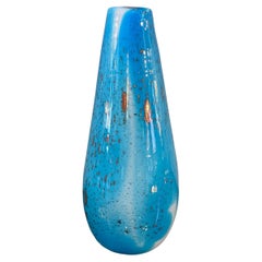 Vase en verre Murano bleu dégradé et moucheté d'or, en forme de goutte d'eau