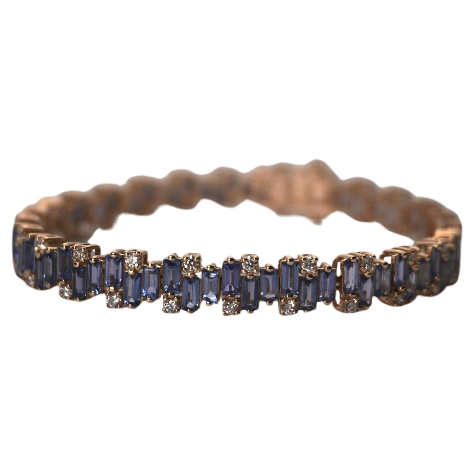 12.19 Carat Gradient Blue Sapphire Yellow Gold Baguette Bracelet with Diamonds im Angebot