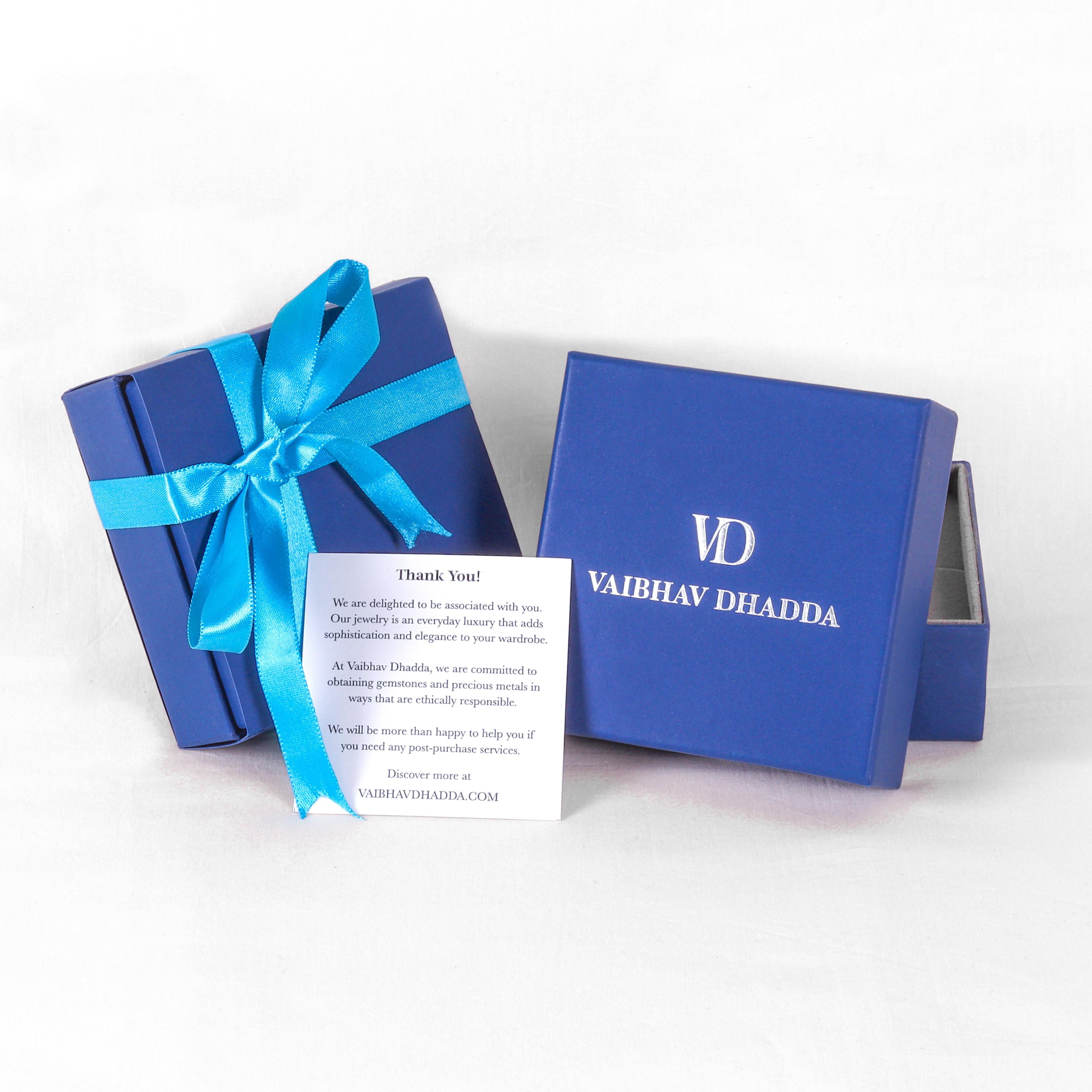 Ciondolo circolare in oro Art Deco con Topazio Blu Gradiente Baguette in vendita 5