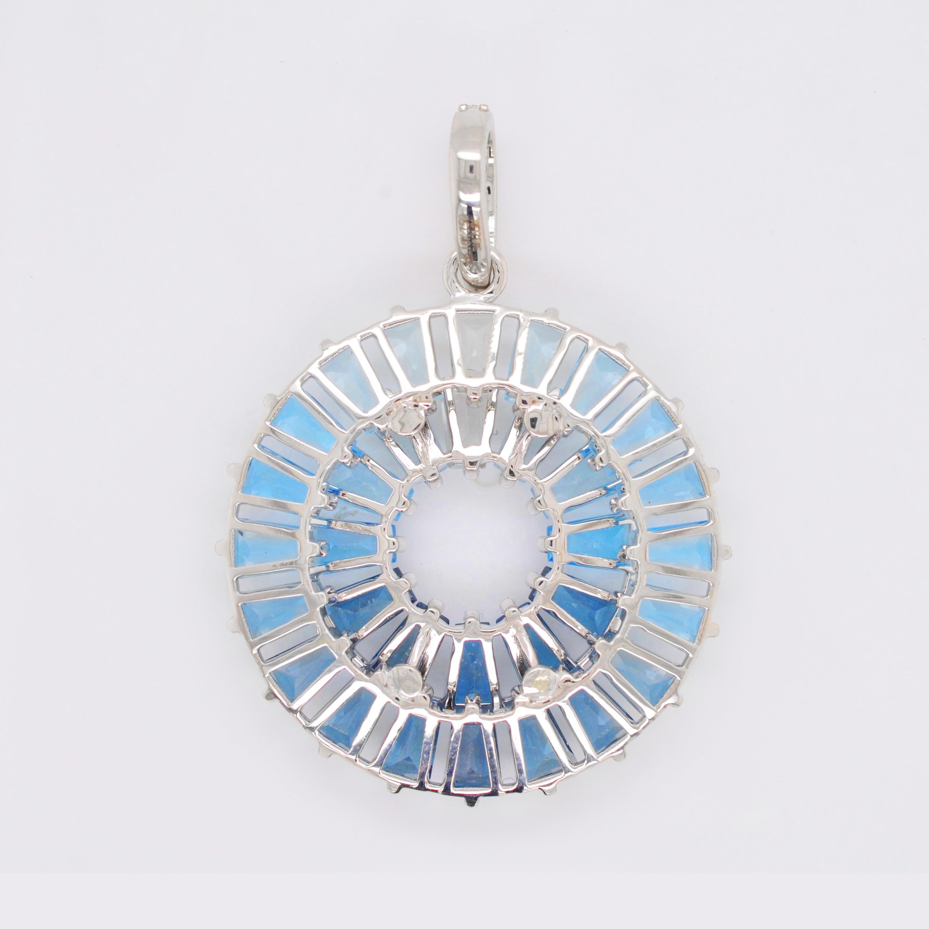 Ciondolo circolare in oro Art Deco con Topazio Blu Gradiente Baguette in vendita 3