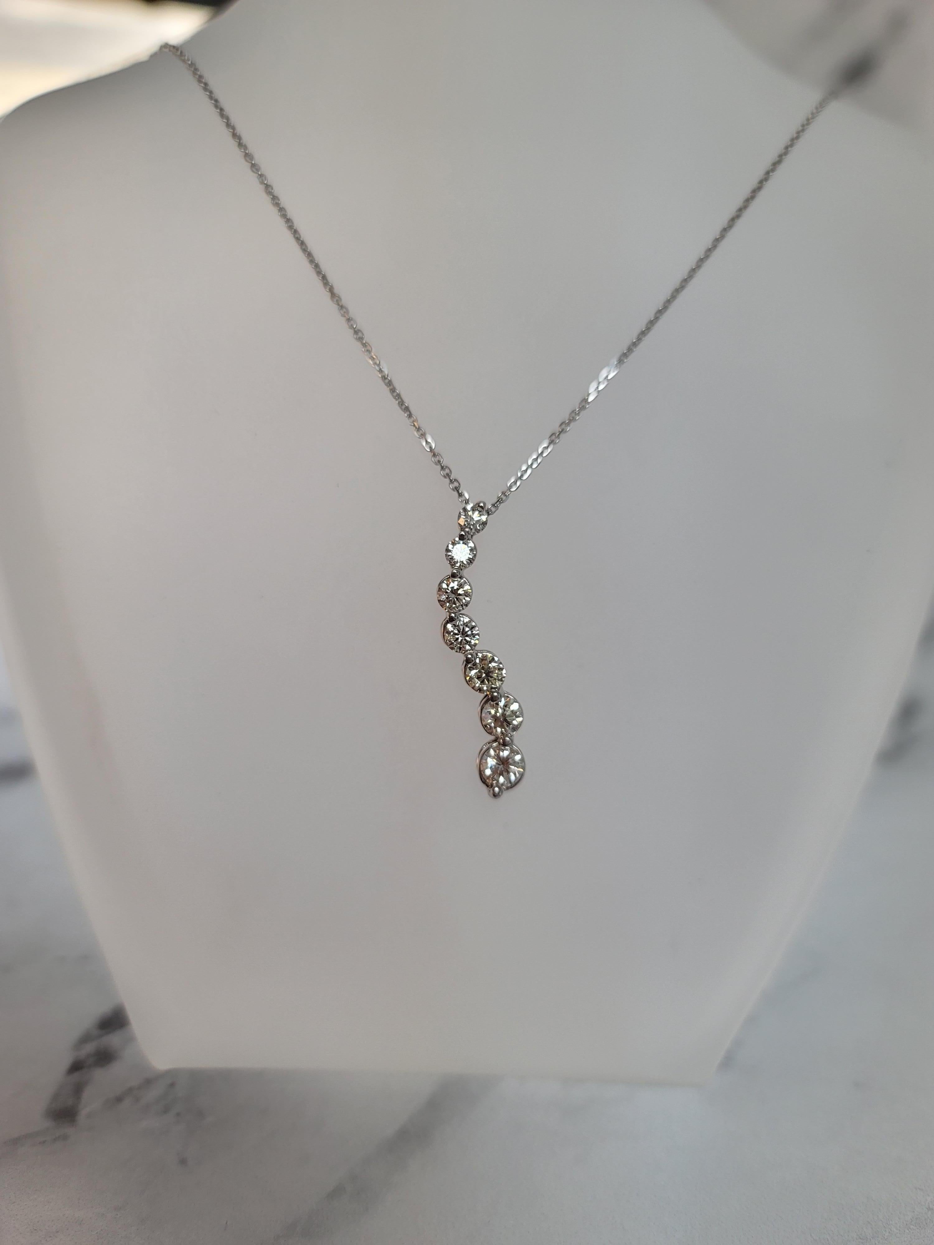 Gradient Diamond Journey Necklace 1.53cttw 14k White Gold In New Condition For Sale In Sugar Land, TX