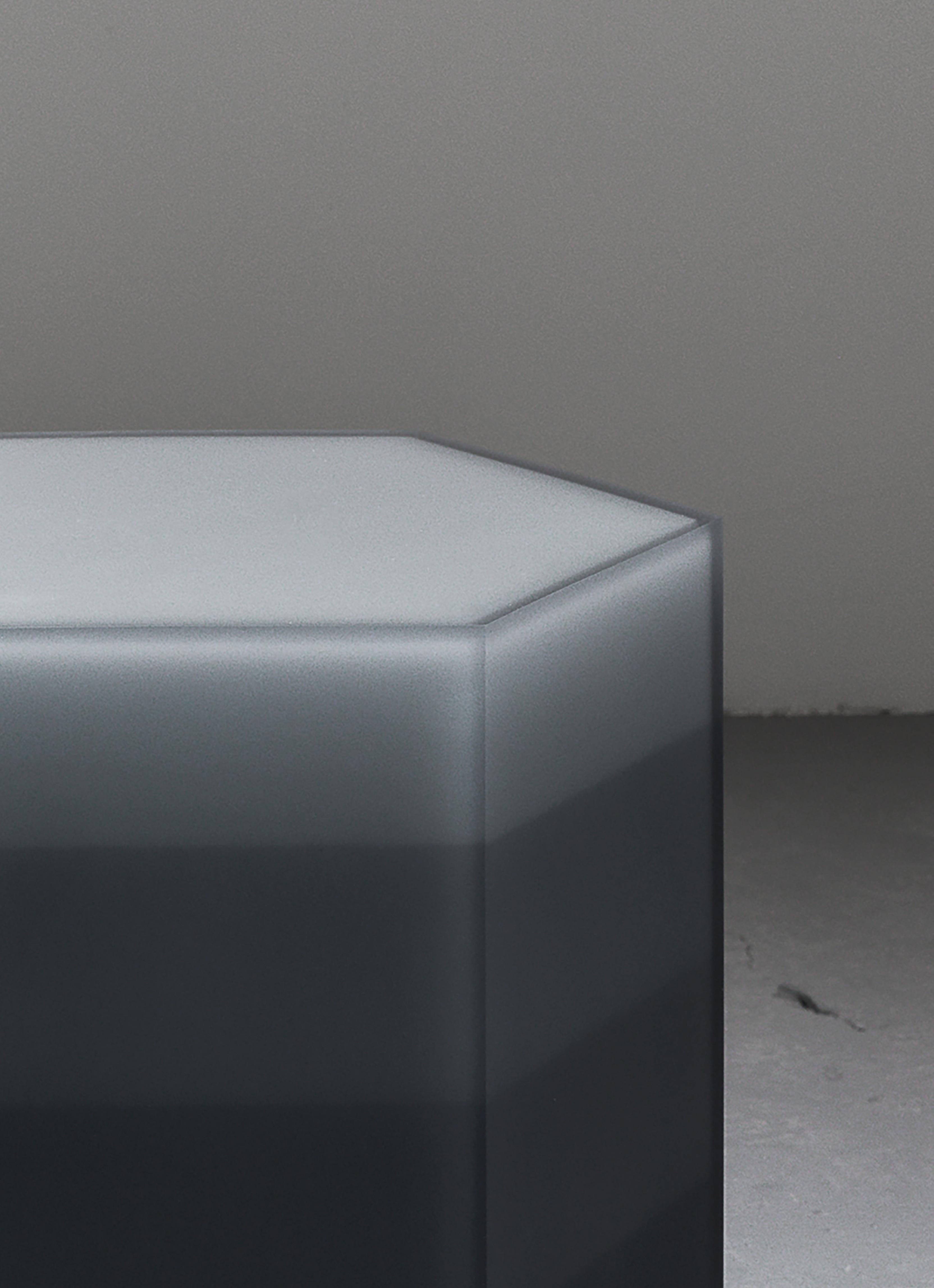 Gradient Hex Box Resin Side Table/Stool Gray by Facture, REP by Tuleste Factory In New Condition For Sale In New York, NY