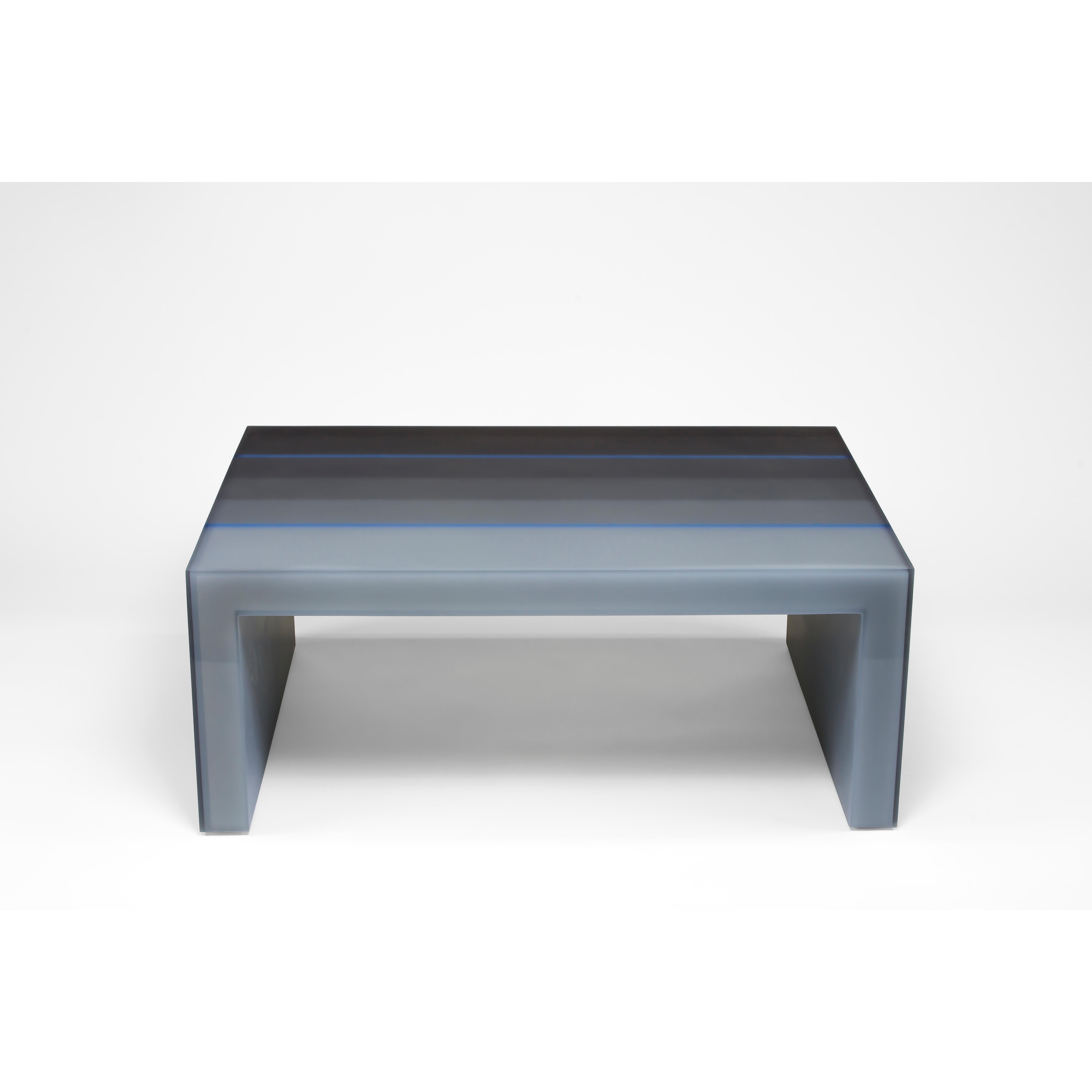Gradient Resin Coffee Table/Side Table in Gray by Facture REP by Tuleste Factory In New Condition For Sale In New York, NY