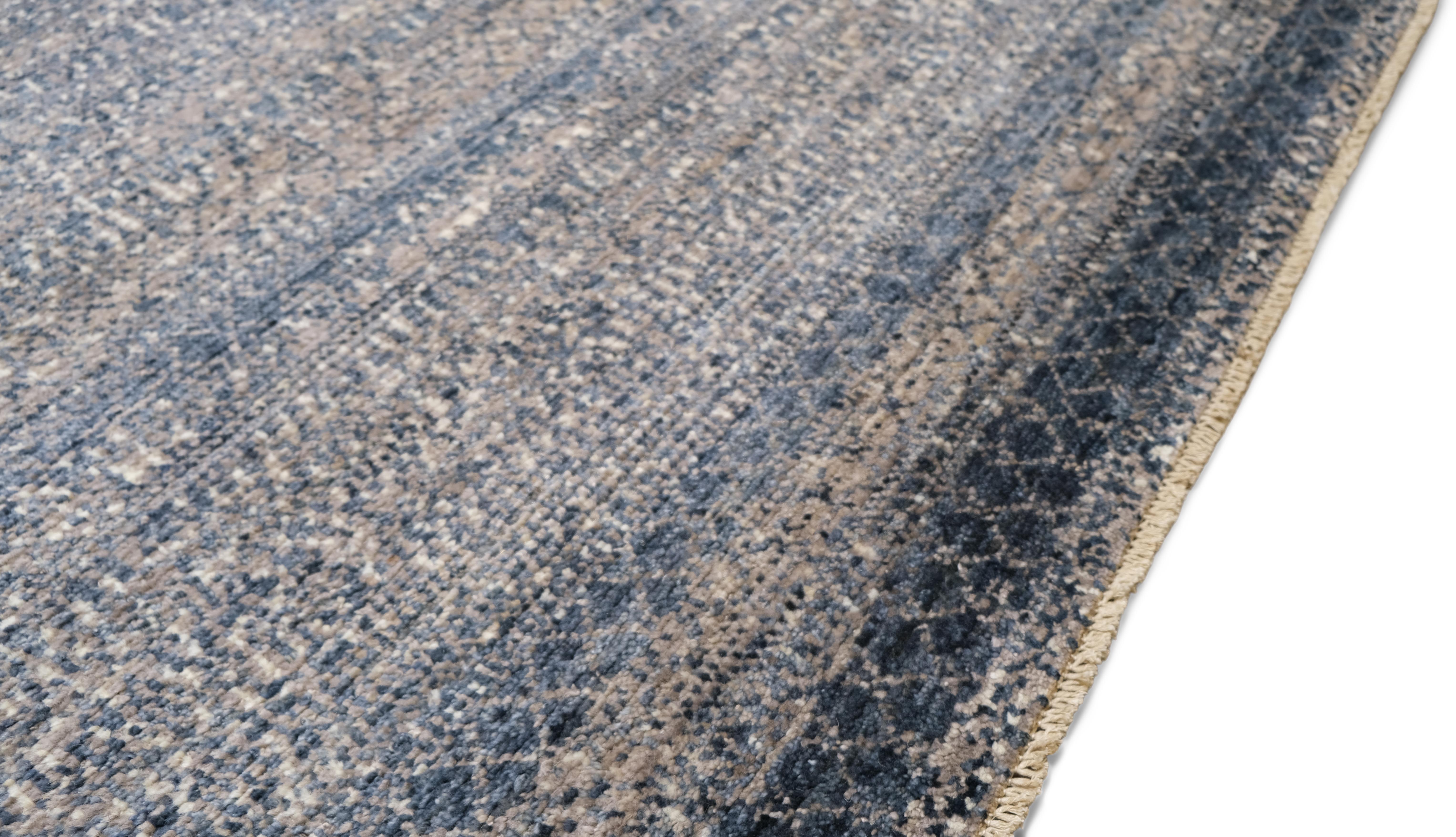 Moderne Tapis en laine gris bleu à texture dégradée et à motif organique subtil 8'9''x12''. en vente