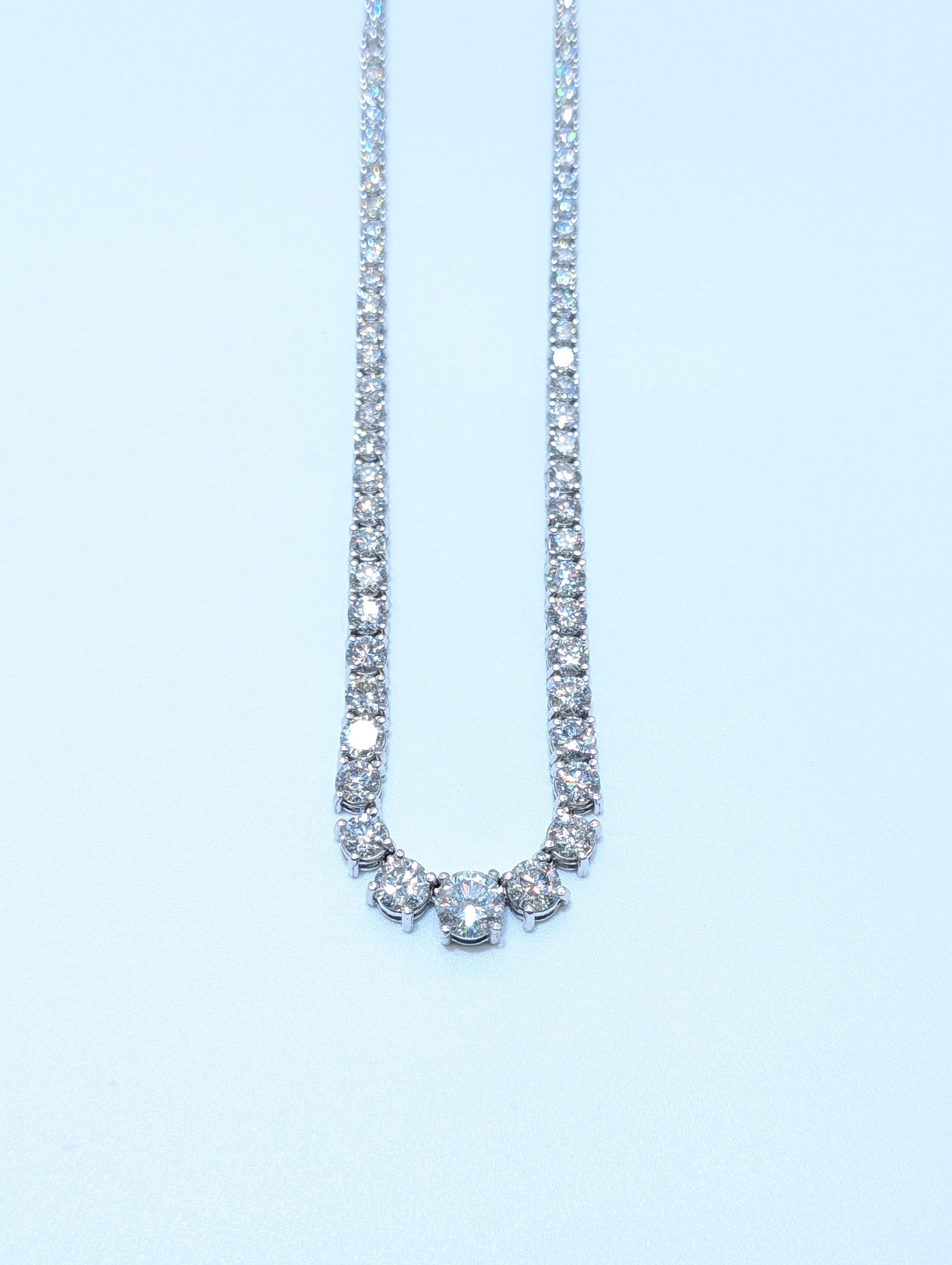 Graduated All Natural Round Cut Diamond Tennis Necklace in White Gold For Sale 2