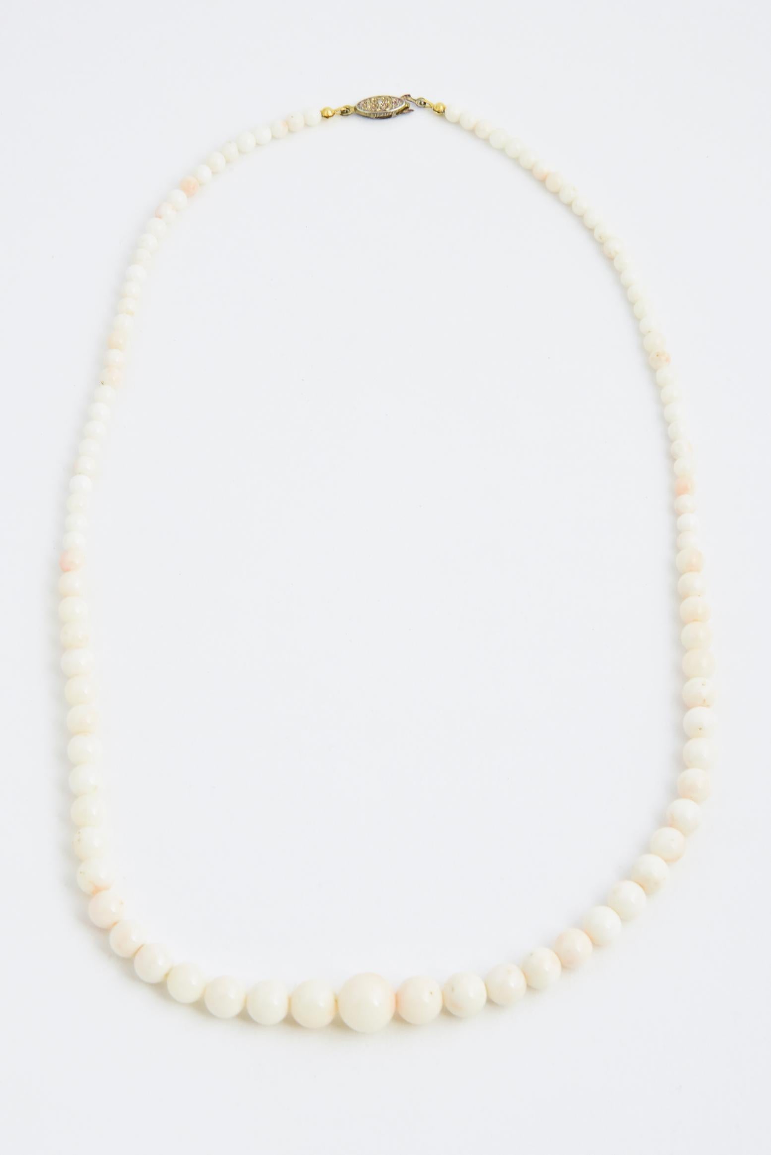 Graduated Angel Skin Coral Bead Necklace For Sale 1