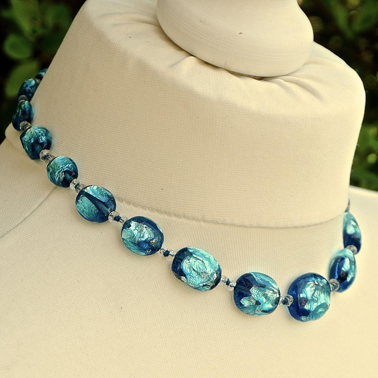 Graduated Blue Foil Glass Bead Necklace with a Silver Clasp For Sale 2