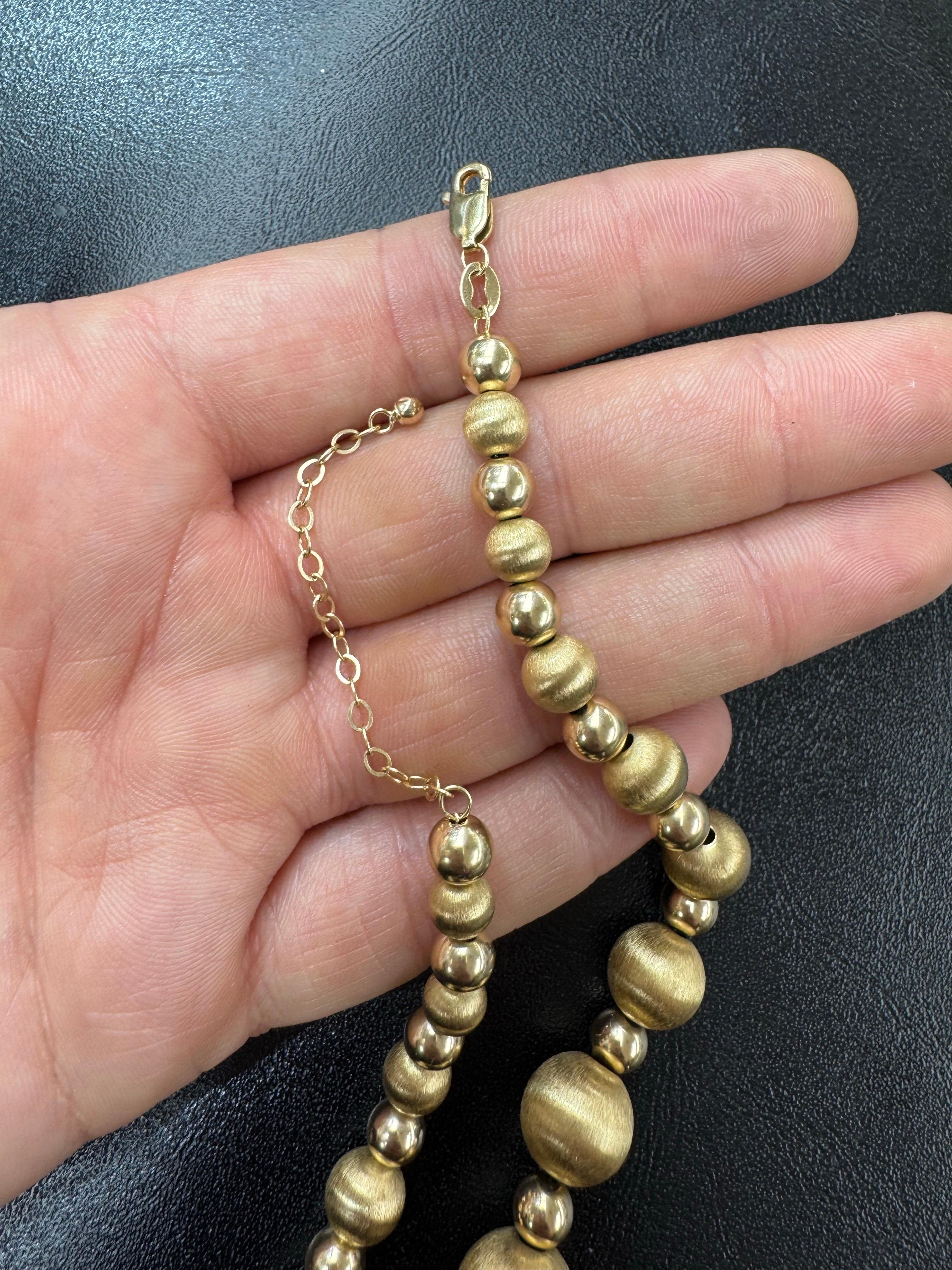 Collana con motivo a sfera graduata, spazzolata e lucidata a specchio in oro 14 carati 14,9 grammi in vendita 6