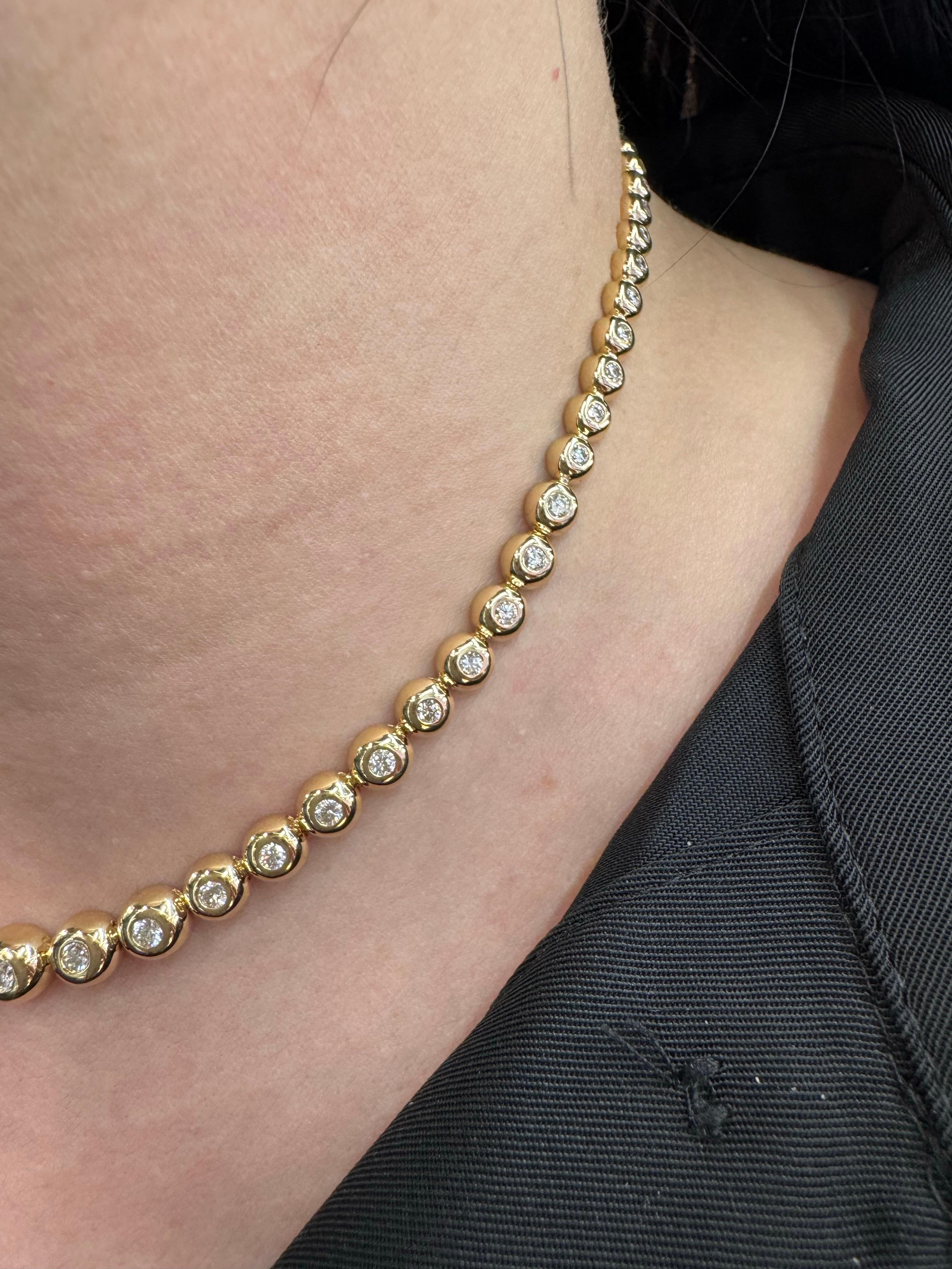 Contemporain Collier tennis à bulles graduées en or jaune 14 carats G VS2 de 3,03 carats en vente