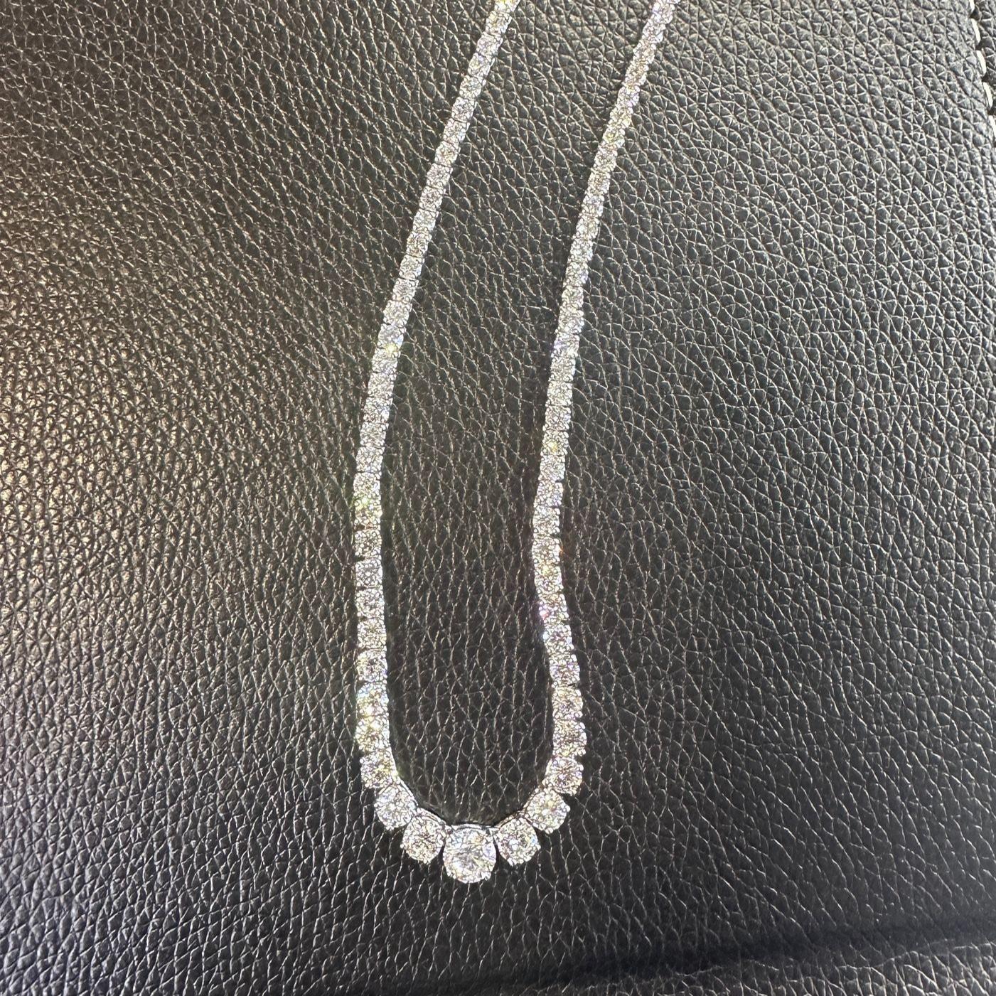 Modern Graduated Diamond Tennis Necklace in 18K White Gold, 9 Carats, 5mm Center For Sale