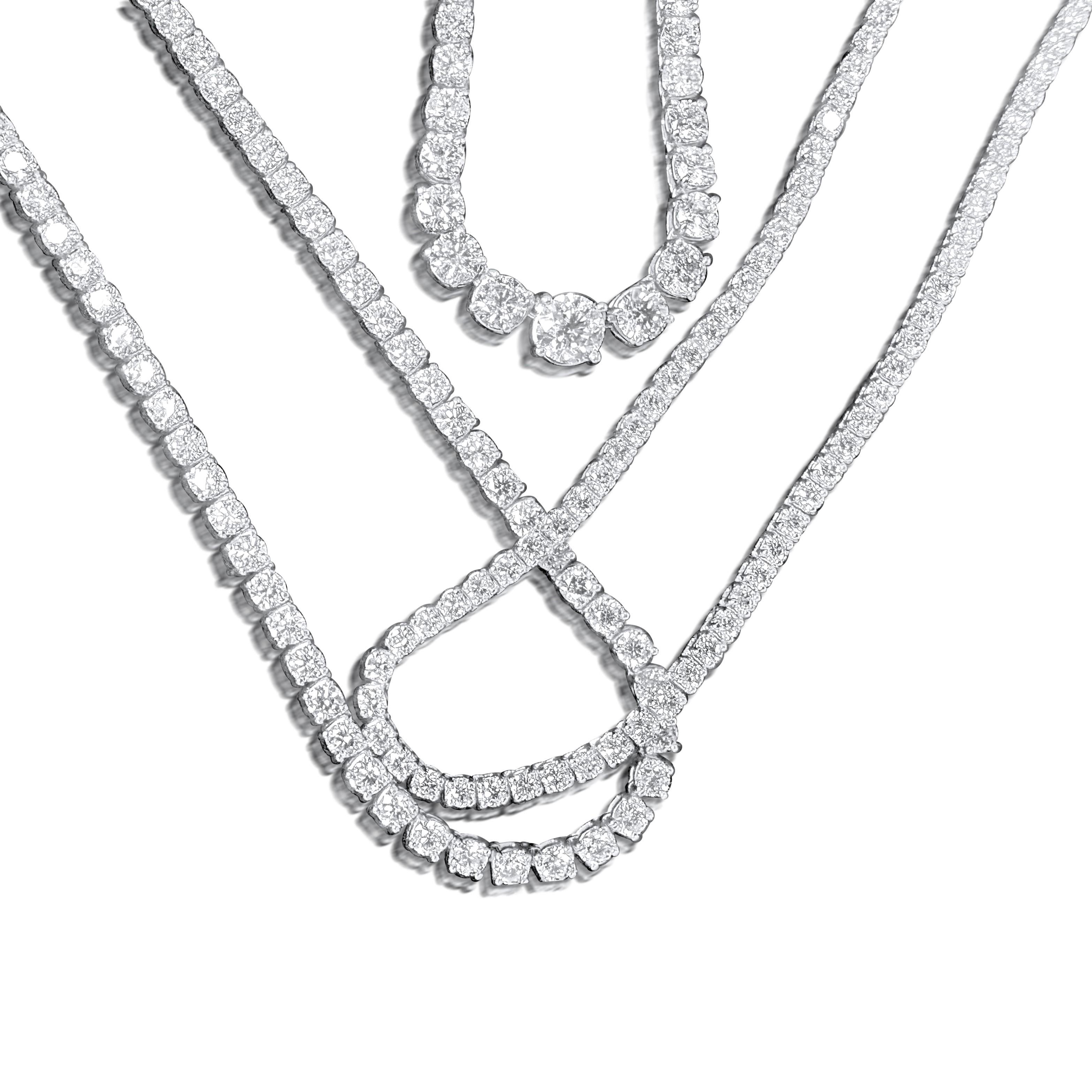 Graduated Diamond Tennis Necklace in 18K White Gold, 9 Carats, 5mm Center For Sale 2