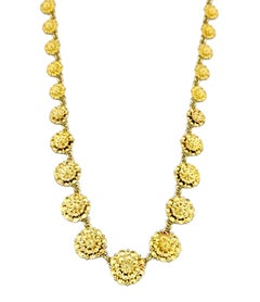Graduated Flower Design Textured Link Necklace Set in 18 Karat Yellow Gold