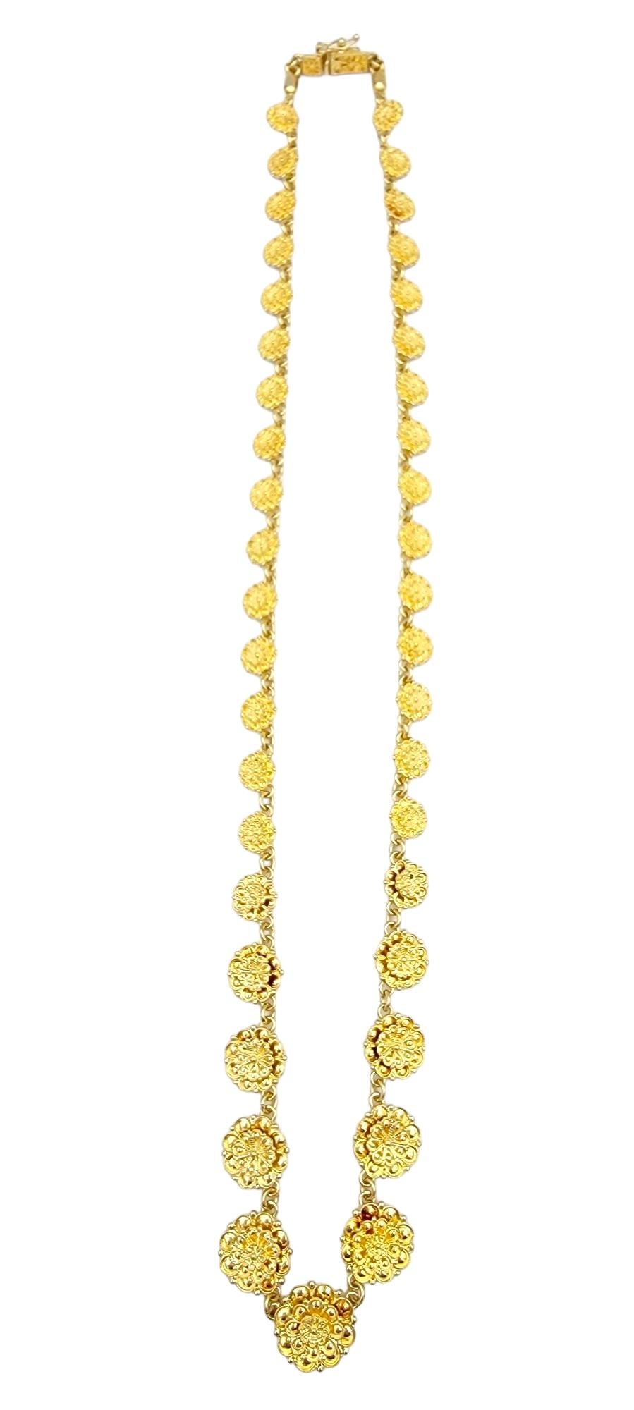 Contemporary Graduated Flower Design Textured Link Necklace Set in 18 Karat Yellow Gold For Sale