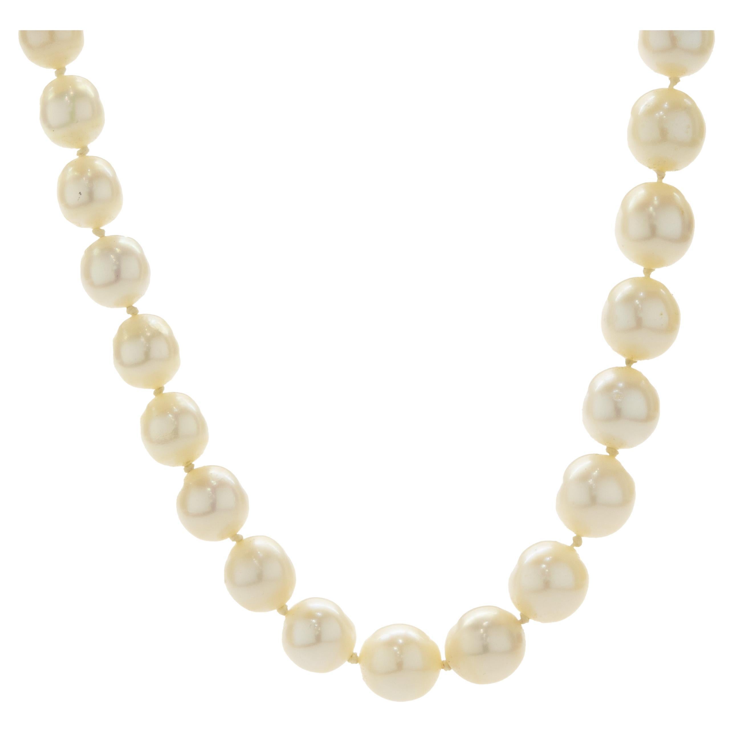 Graduated Freshwater Pearl Necklace For Sale