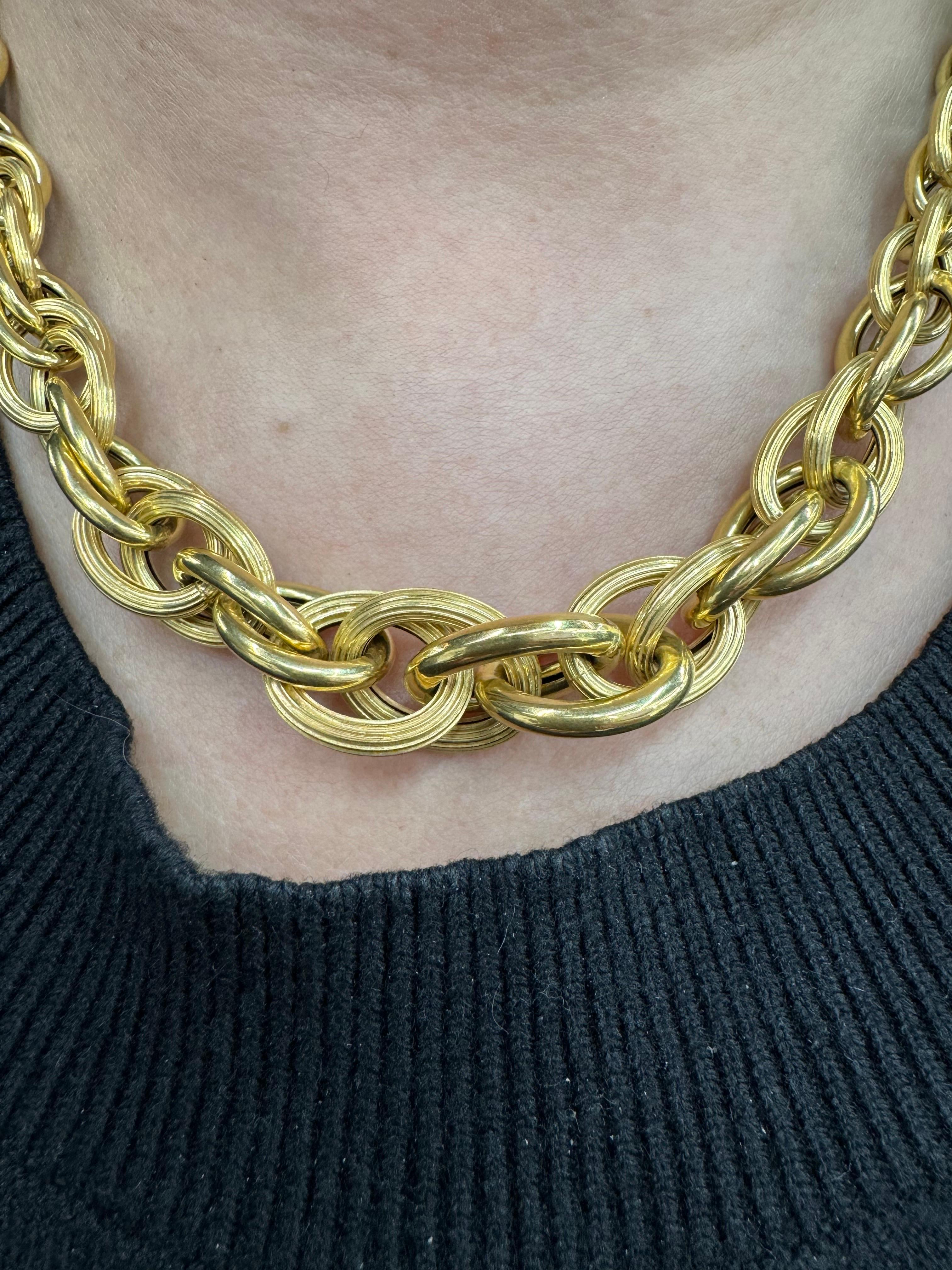 Collier à maillons entrecroisés et texturés et polis 23 grammes 17 pouces 14KT en vente 1