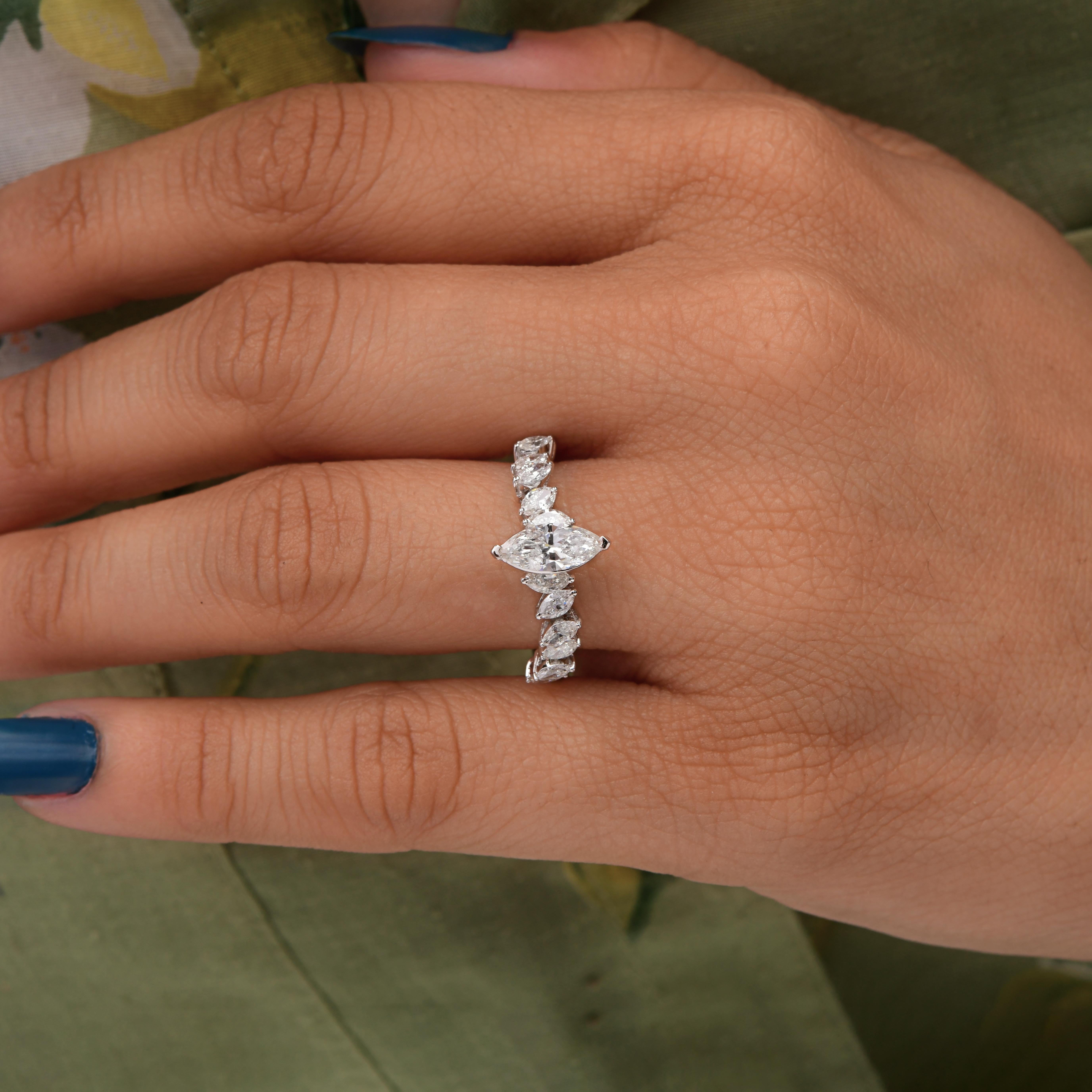 En vente :  Bague de fiançailles en or blanc 18k Graduated Marquise SI/HI 1.31 Carat Diamond Engagement Band 2