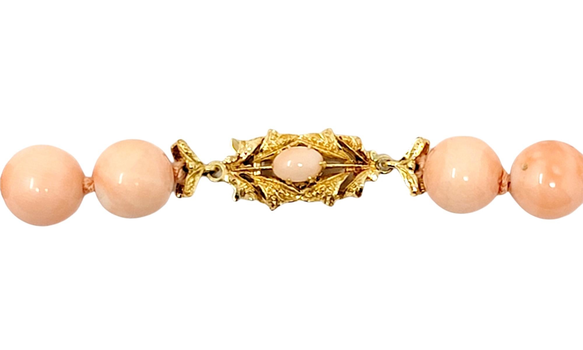 Collier de perles de corail naturel gradué de 49,5 cm avec fermoir en or jaune 18 carats  en vente 2