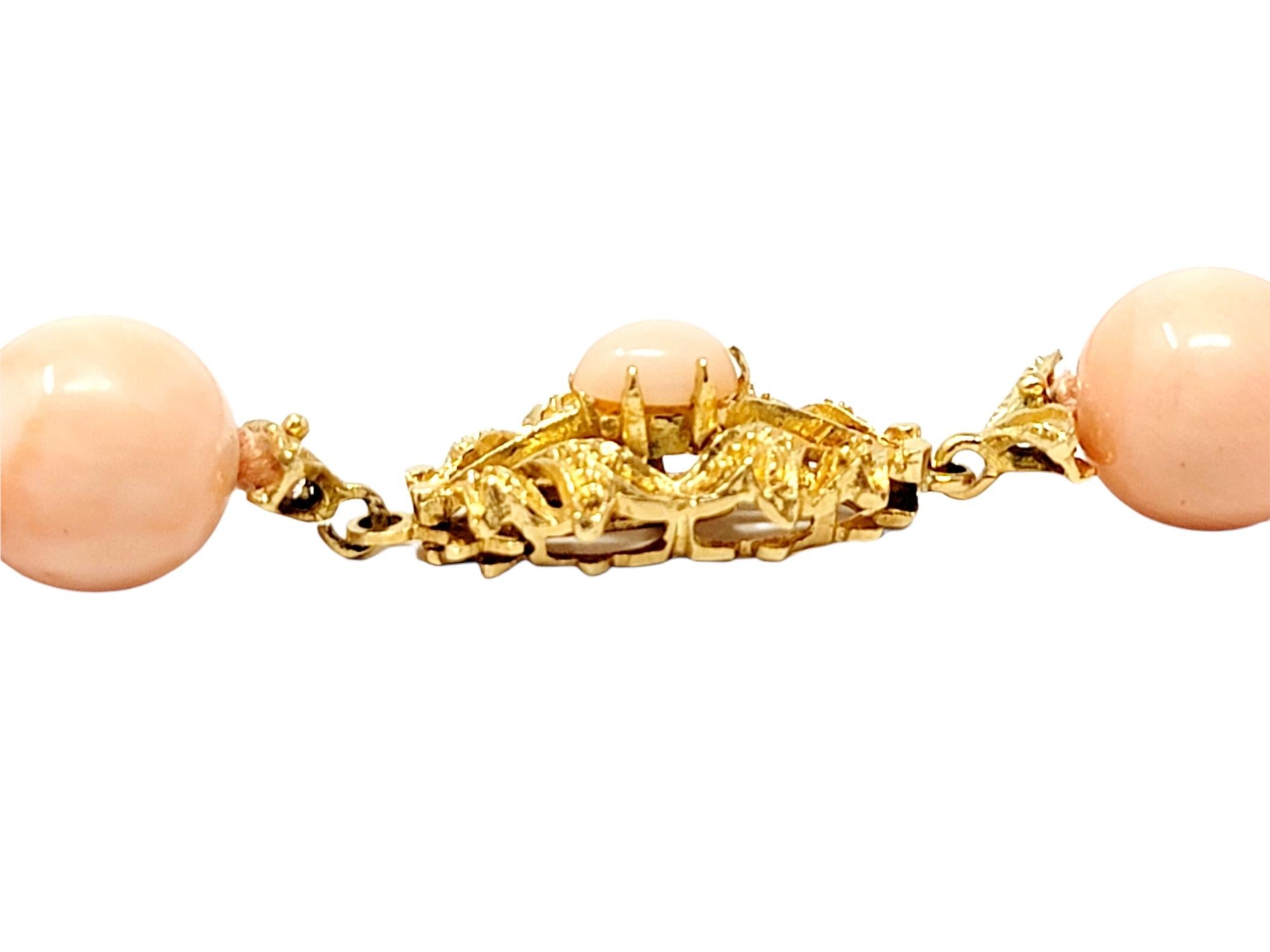 Collier de perles de corail naturel gradué de 49,5 cm avec fermoir en or jaune 18 carats  en vente 3