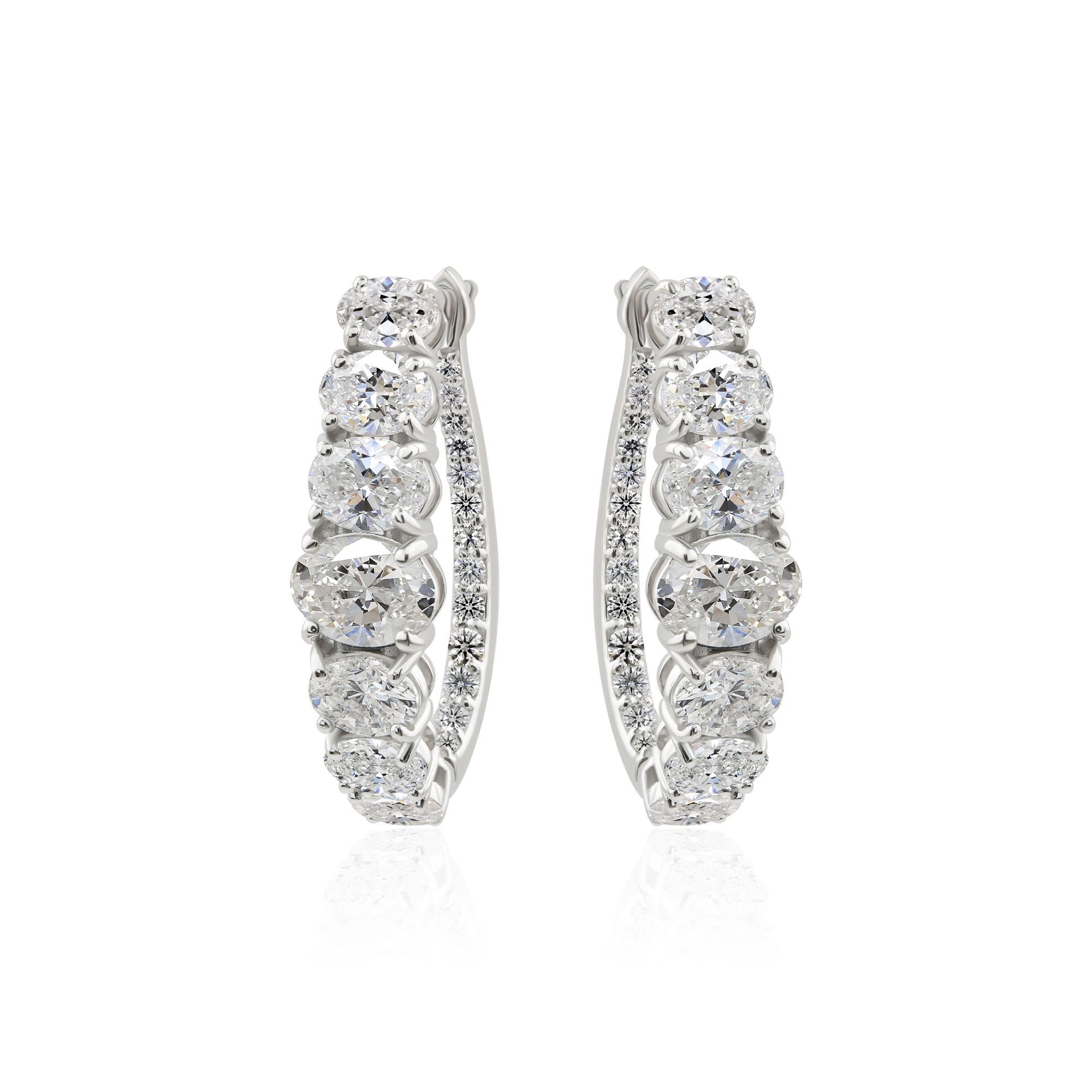 Boucles d'oreilles en or blanc 14 carats avec diamants SI/H de taille ovale et de forme graduelle. Neuf - En vente à Diera, Dubai