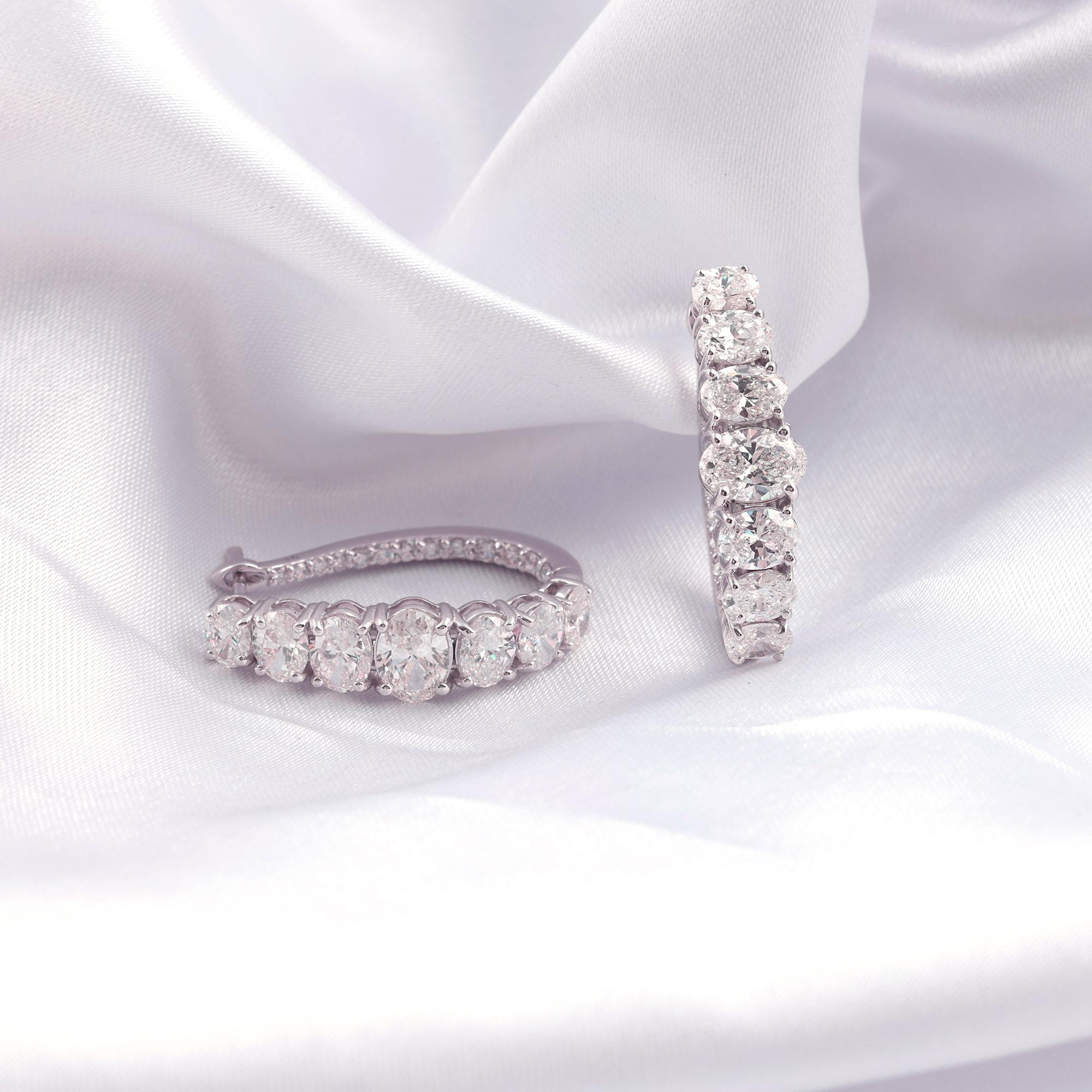 Boucles d'oreilles en or blanc 14 carats avec diamants SI/H de taille ovale et de forme graduelle. Pour femmes en vente