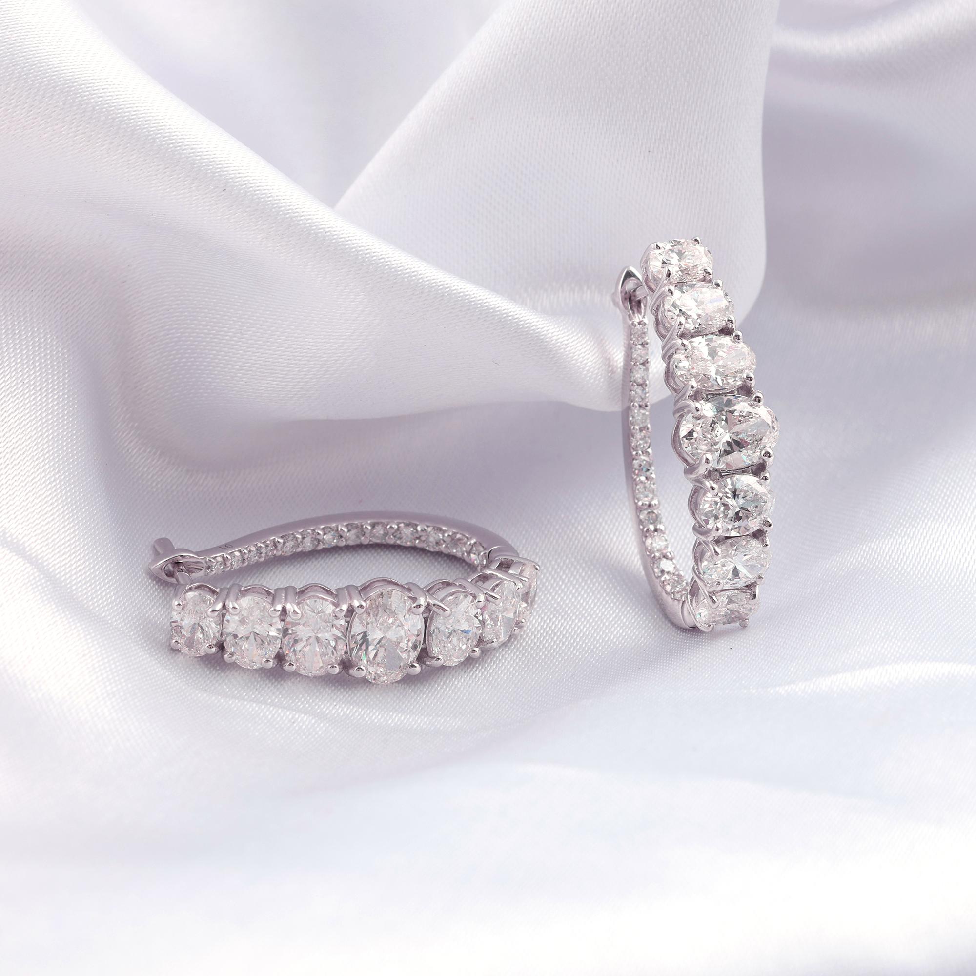 Boucles d'oreilles en or blanc 14 carats avec diamants SI/H de taille ovale et de forme graduelle. en vente 1