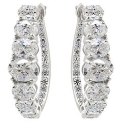 Orecchini a cerchio graduati con diamanti taglio ovale SI/H in oro bianco 18 carati