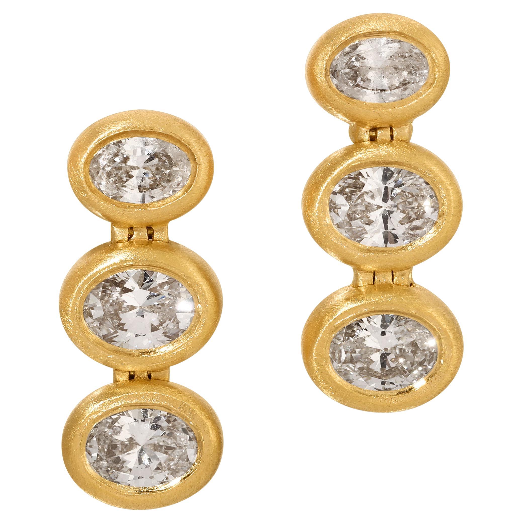 Graduated Oval Diamonds Drop Earrings in 18k Matte Yellow Gold
