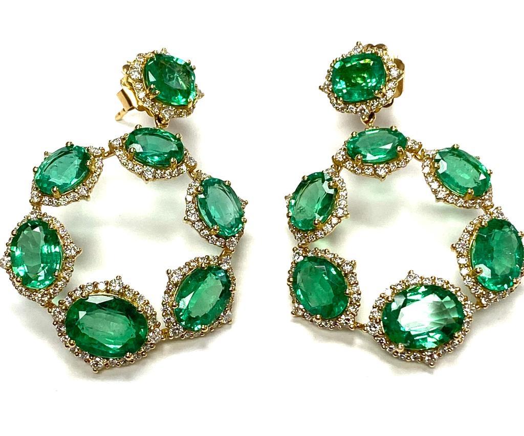 Graduated Oval Emerald Earrings with Diamonds in 18k Yellow Gold, from 'G-One' Collection

Gemstone Weight: 20.78 Carats

Diamond: G-H / VS, Approx Wt: 2.97 Carats
