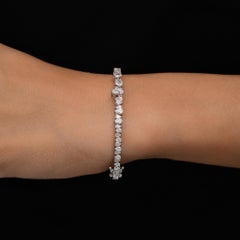 Certified Graduated Pear Cut SI/HI 2.68Ct Diamond 18k White Gold Bangle Bracelet