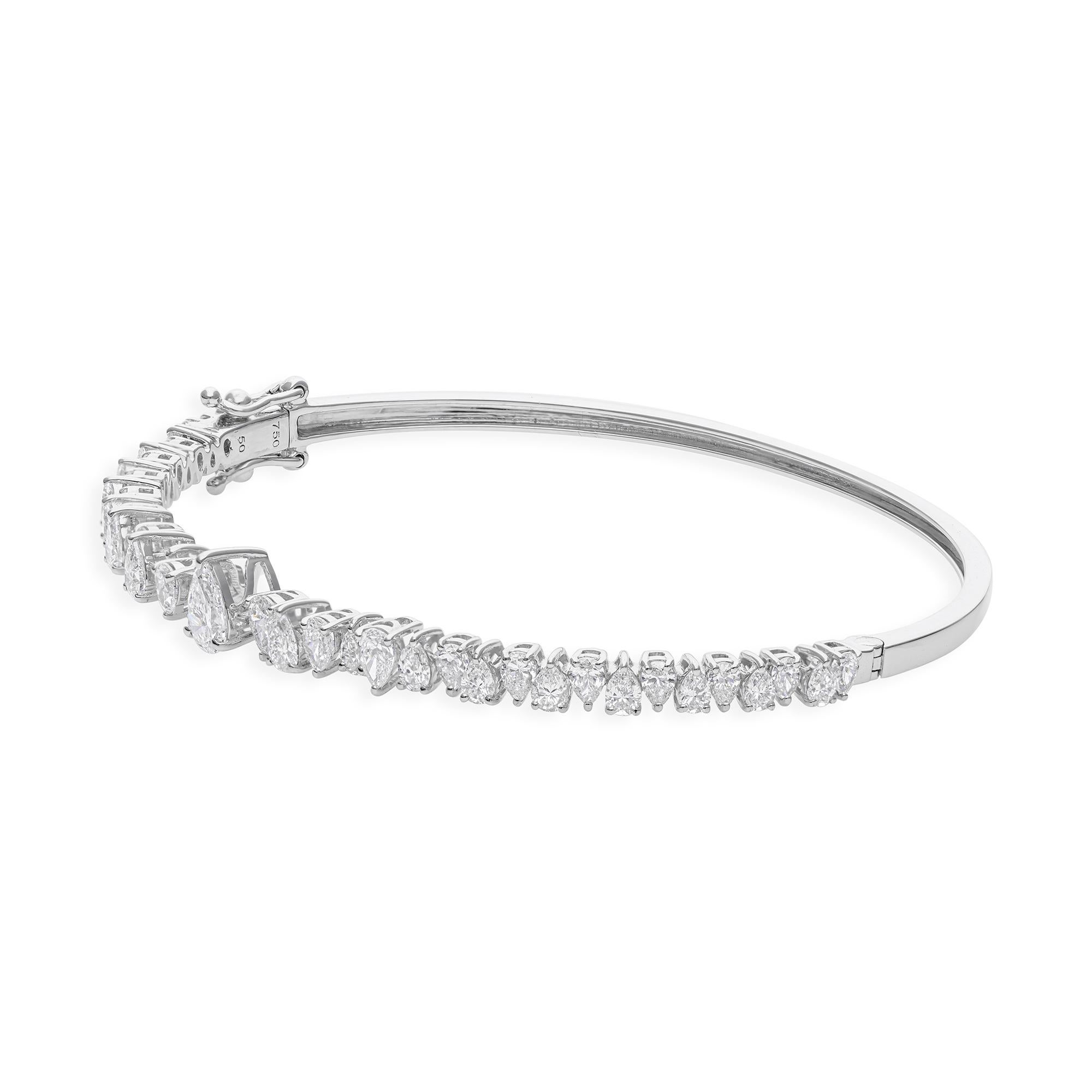 Armband aus 18k Weißgold mit abgestuften Diamanten im Birnen- und Rundschliff im Angebot 1