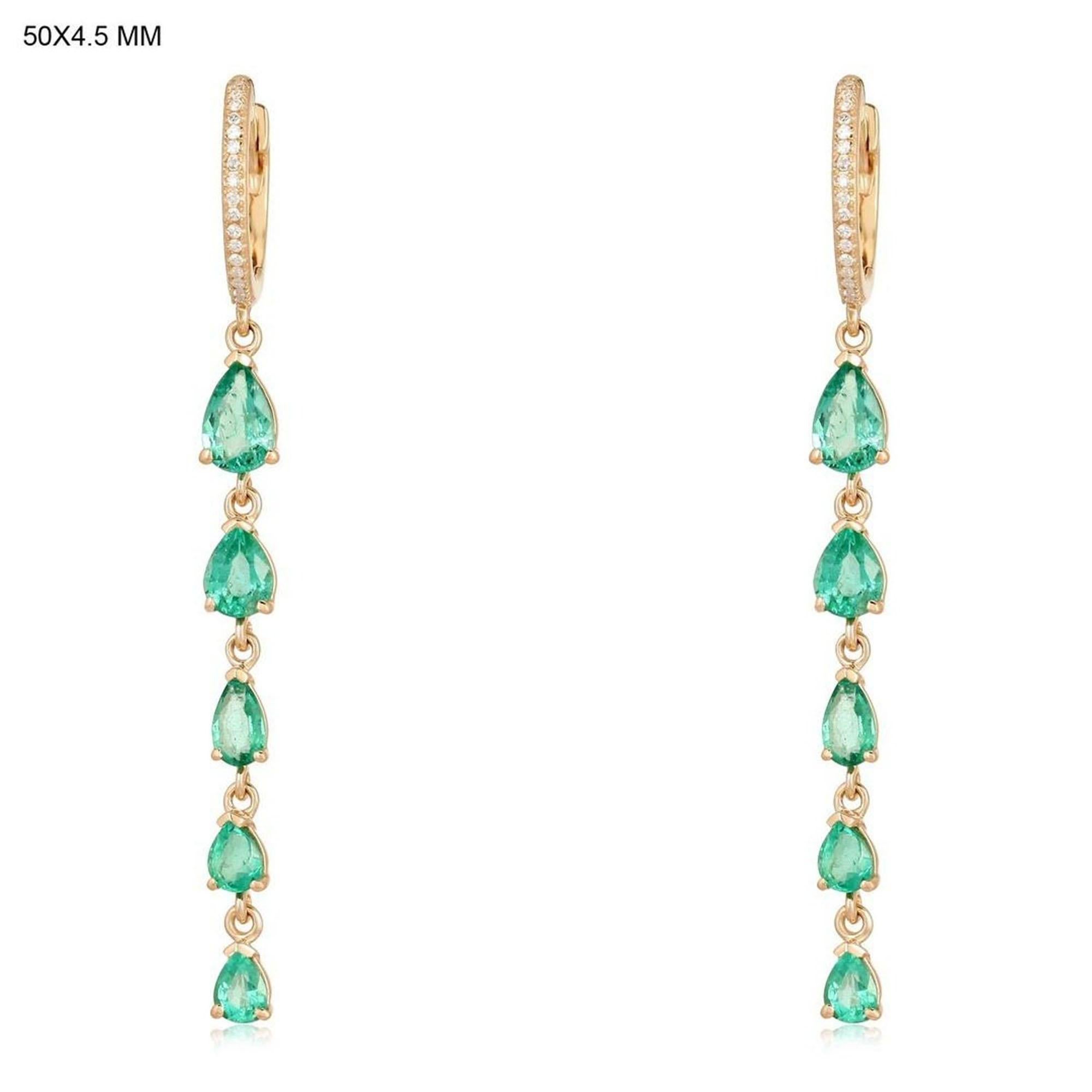 Boucles d'oreilles longues en or 14K avec émeraudes taillées en poire et graduées