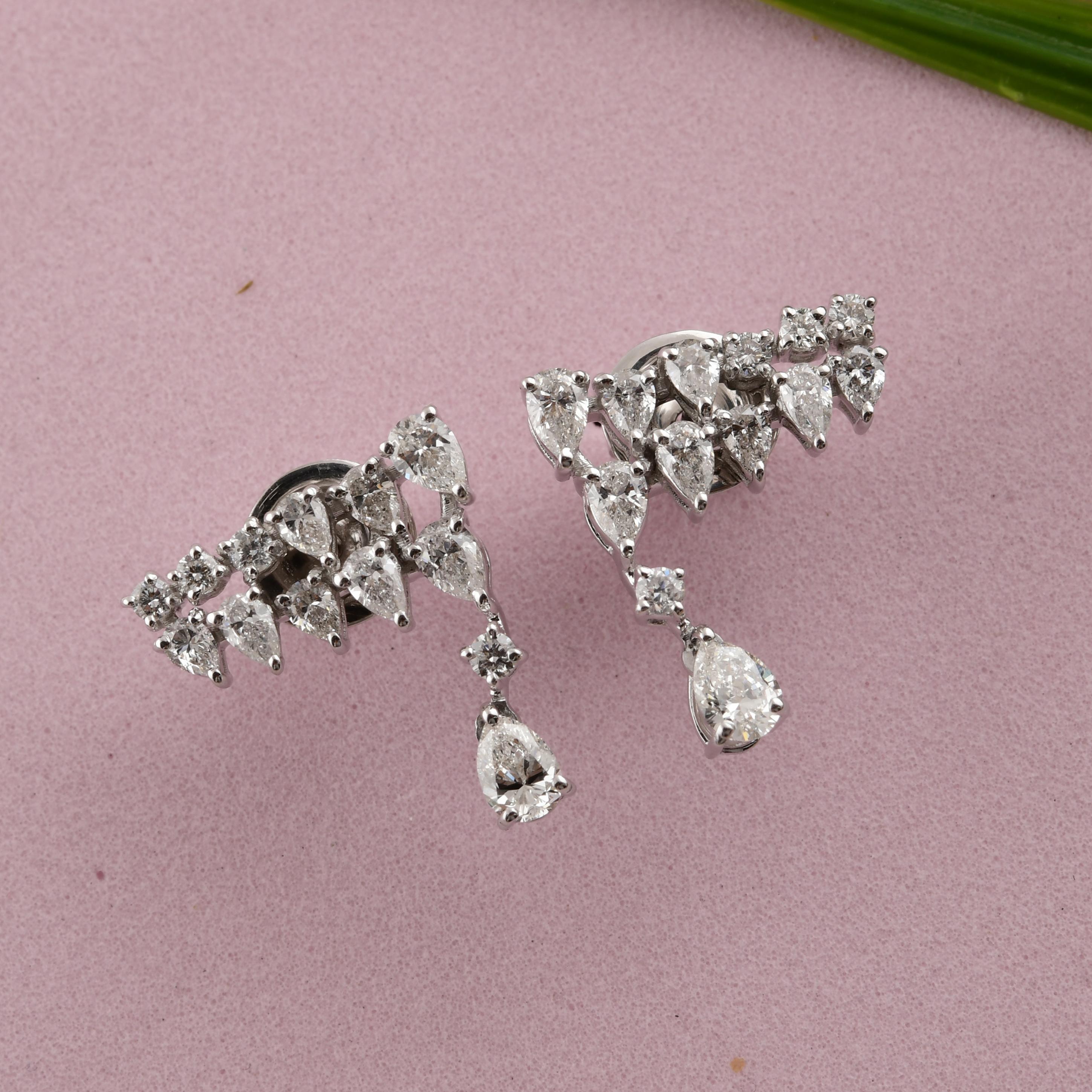 Modern Graduated Pear SI/HI Diamond Drop Earrings 18k Solid White Gold For Sale
