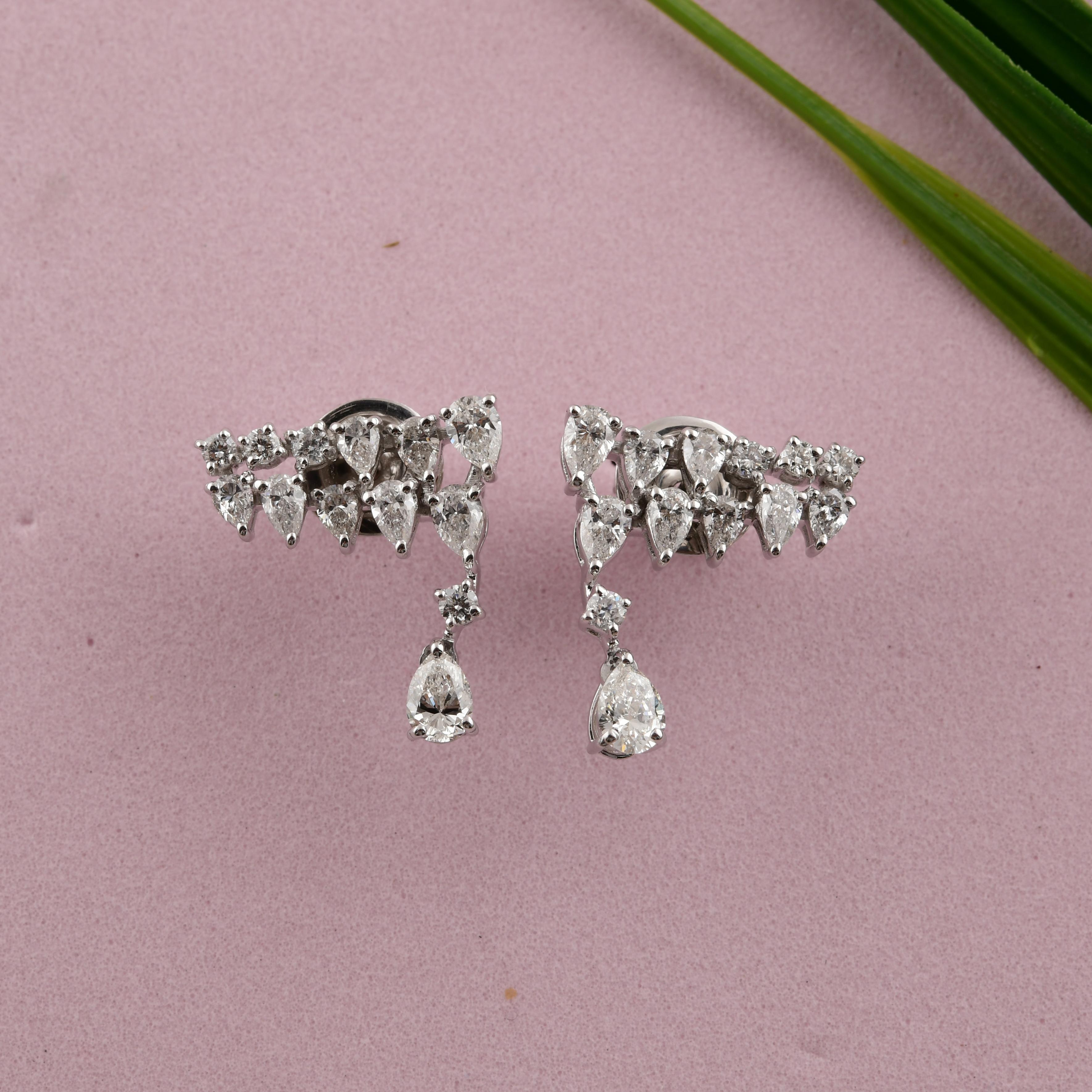 Pear Cut Graduated Pear SI/HI Diamond Drop Earrings 18k Solid White Gold For Sale