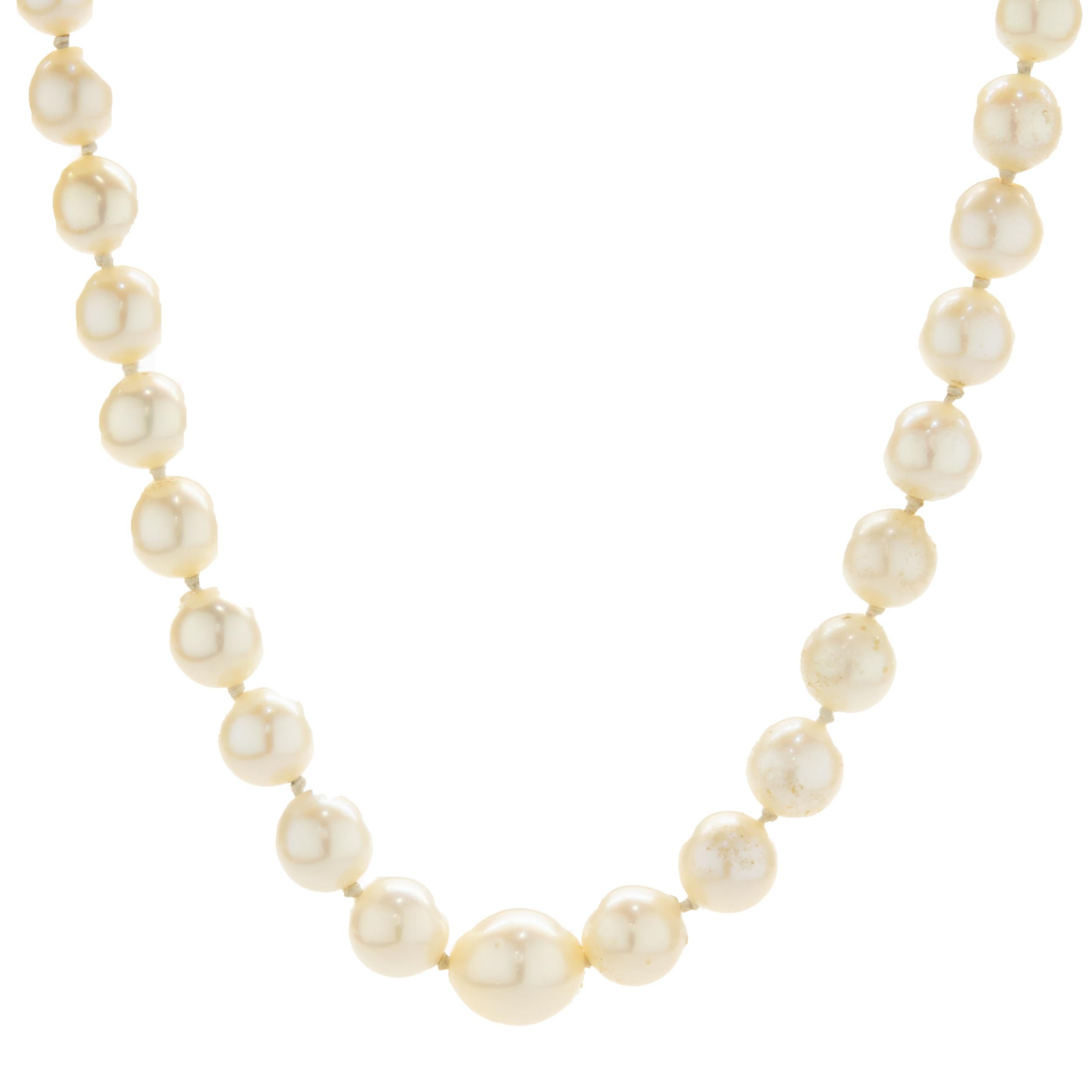 Graduated Pearl Necklace with 14 Karat White Gold Clasp For Sale