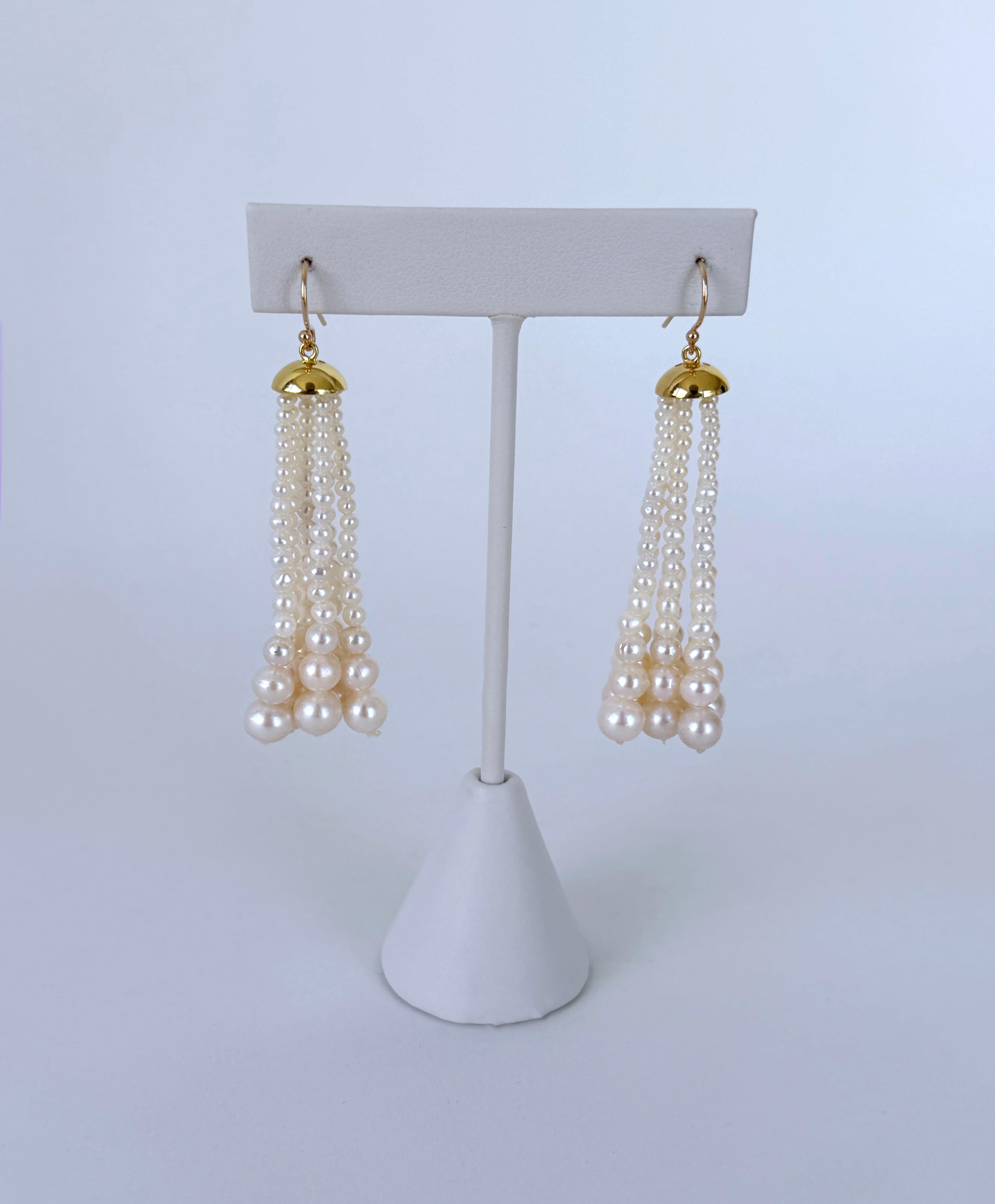 Marina J. Graduated Pearl Tassel Earring With 18k Gold Plated Cup & Gold Hooks In New Condition For Sale In Los Angeles, CA