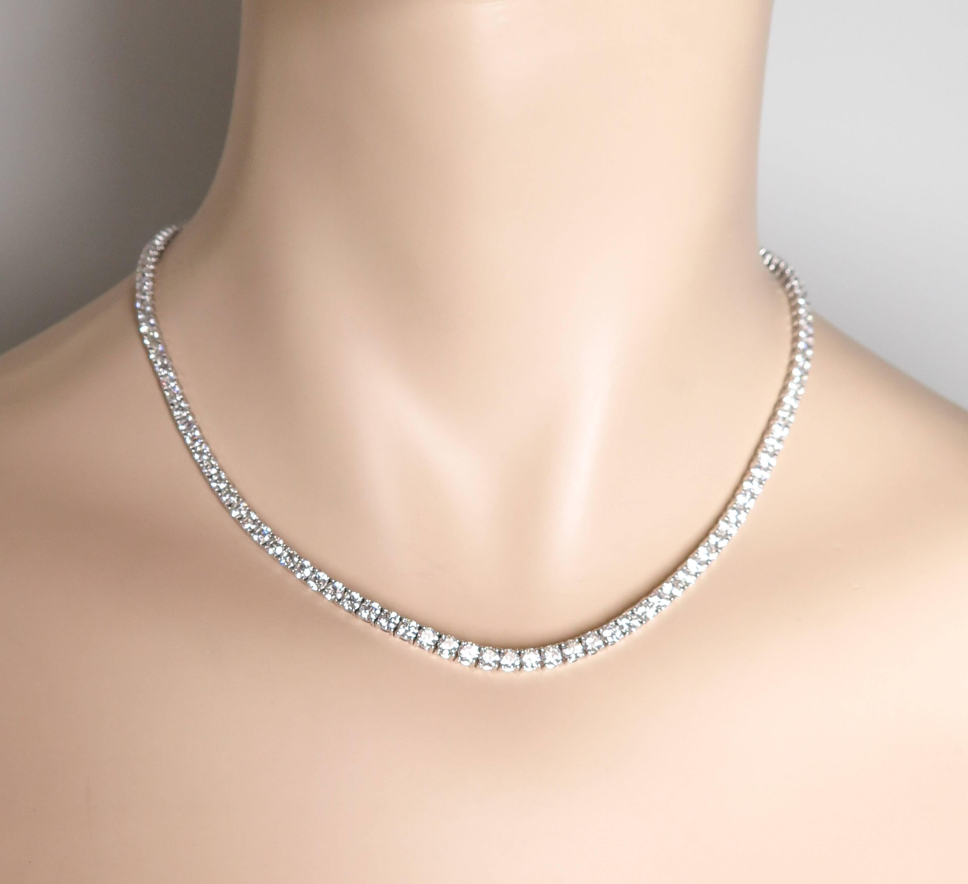 Graduated Riviera Diamond Necklace In New Condition In Greenwich, CT