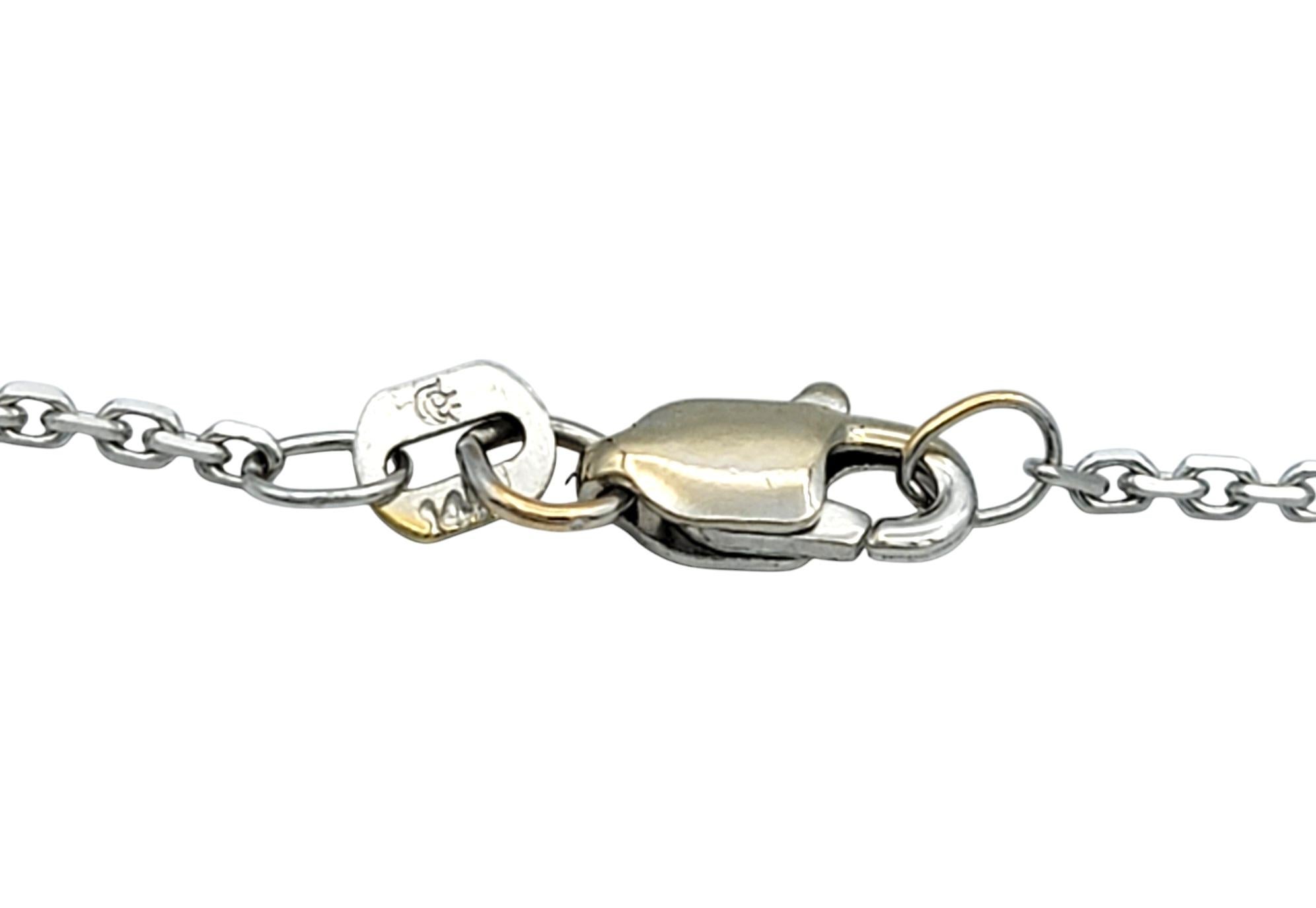 Collier pendentif cœur ouvert en or blanc 14 carats avec diamants ronds gradués en vente 1