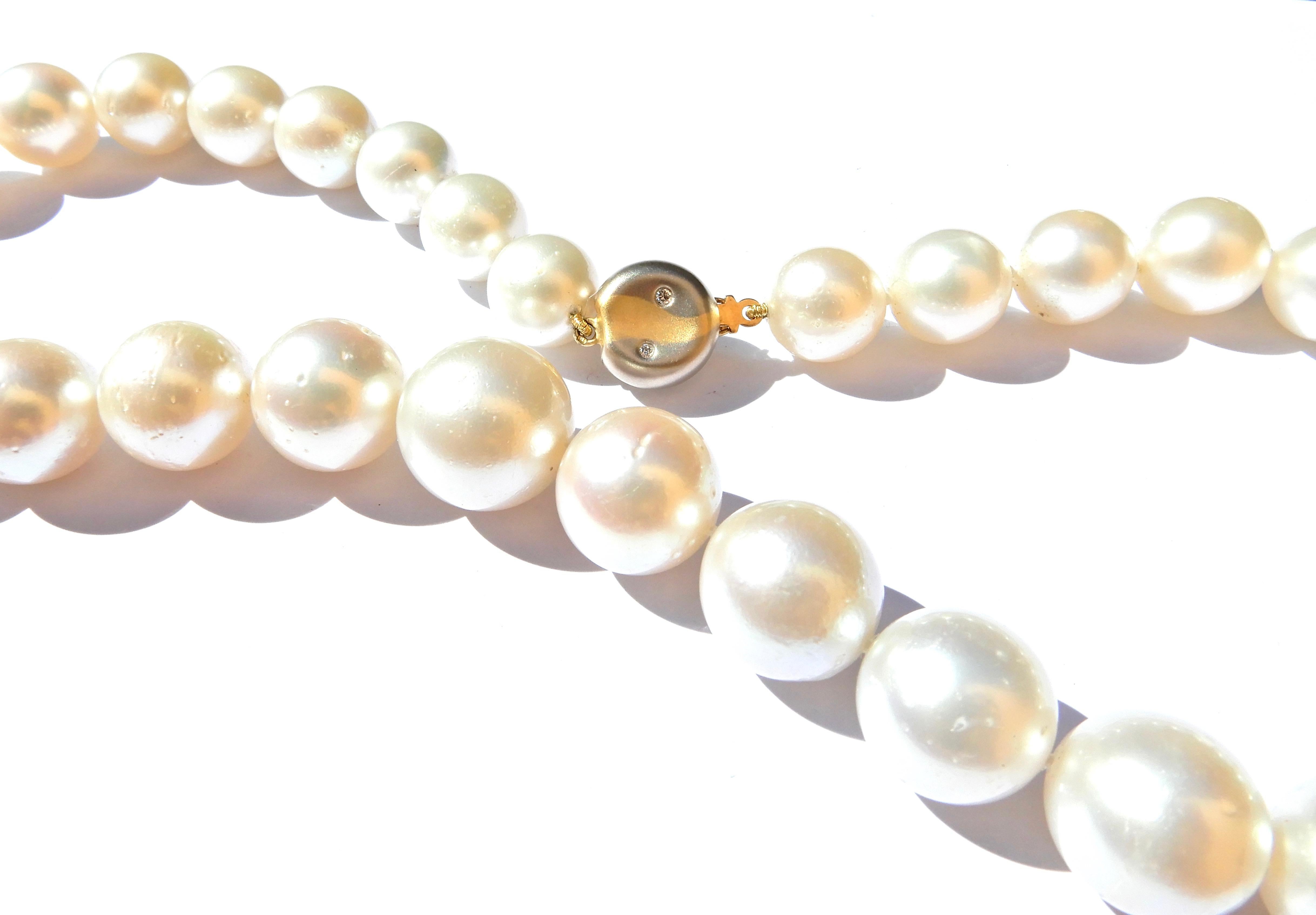 Graduated South Sea Pearl Diamond and 18 Carat White Gold Necklace In New Condition In Brisbane, QLD
