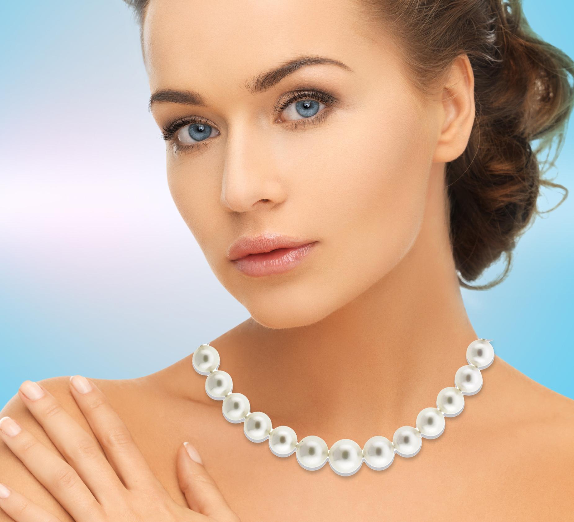 Round Cut Graduated South Sea Pearl Necklace For Sale
