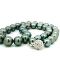 Graduated Tahitian Black Pearl Diamond Clasp Necklace