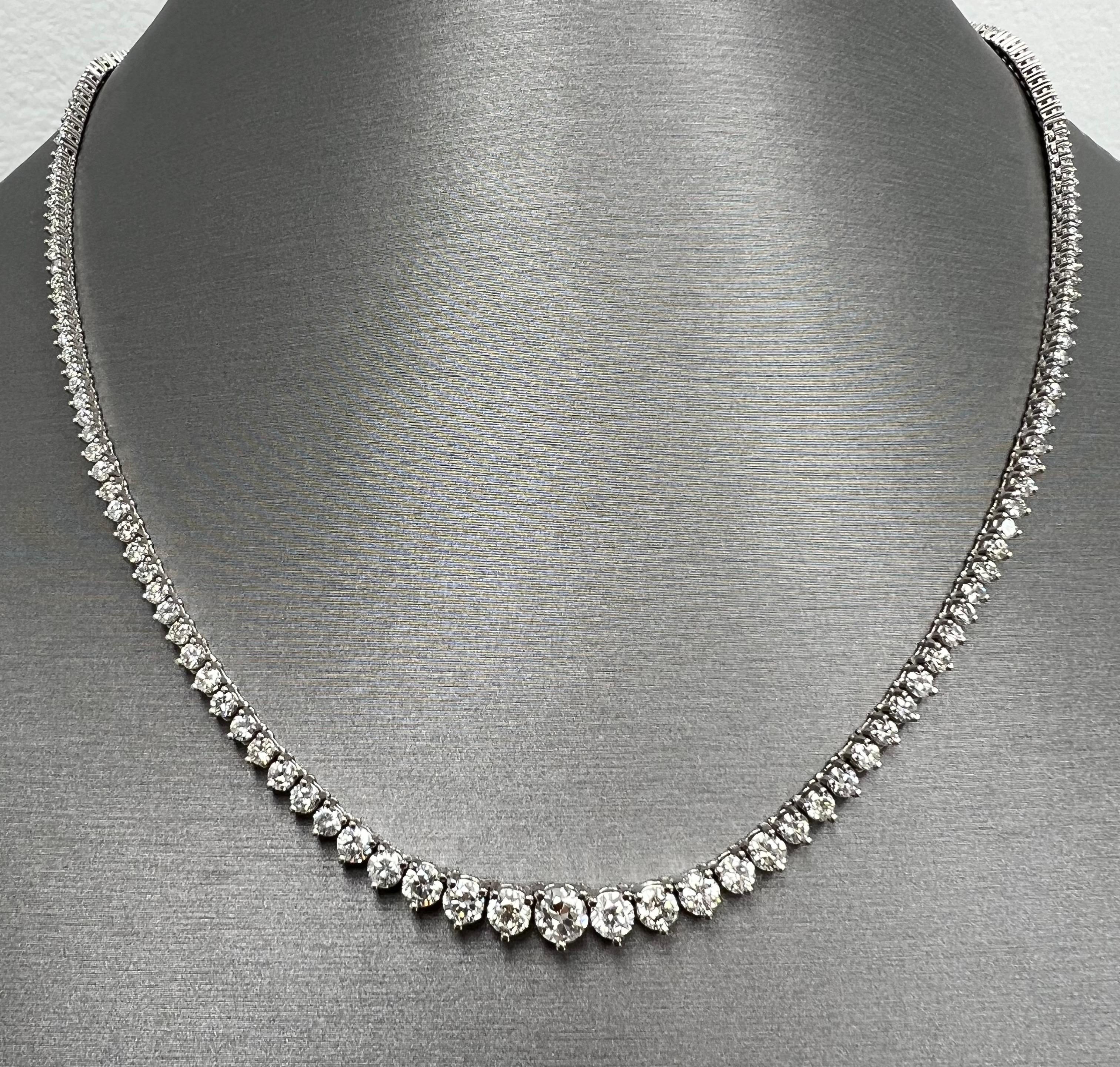 Graduated Tennis Necklace in 14k White Gold with 10.02ct of Natural Diamonds
Natural Full Brilliant Cut Diamonds.
14k White Gold
3 Prongs
Necklace's Length: 17' inches
Number of Diamonds: 177 
Total Diamonds Weight: 10.02 Carats
Diamond's Color: