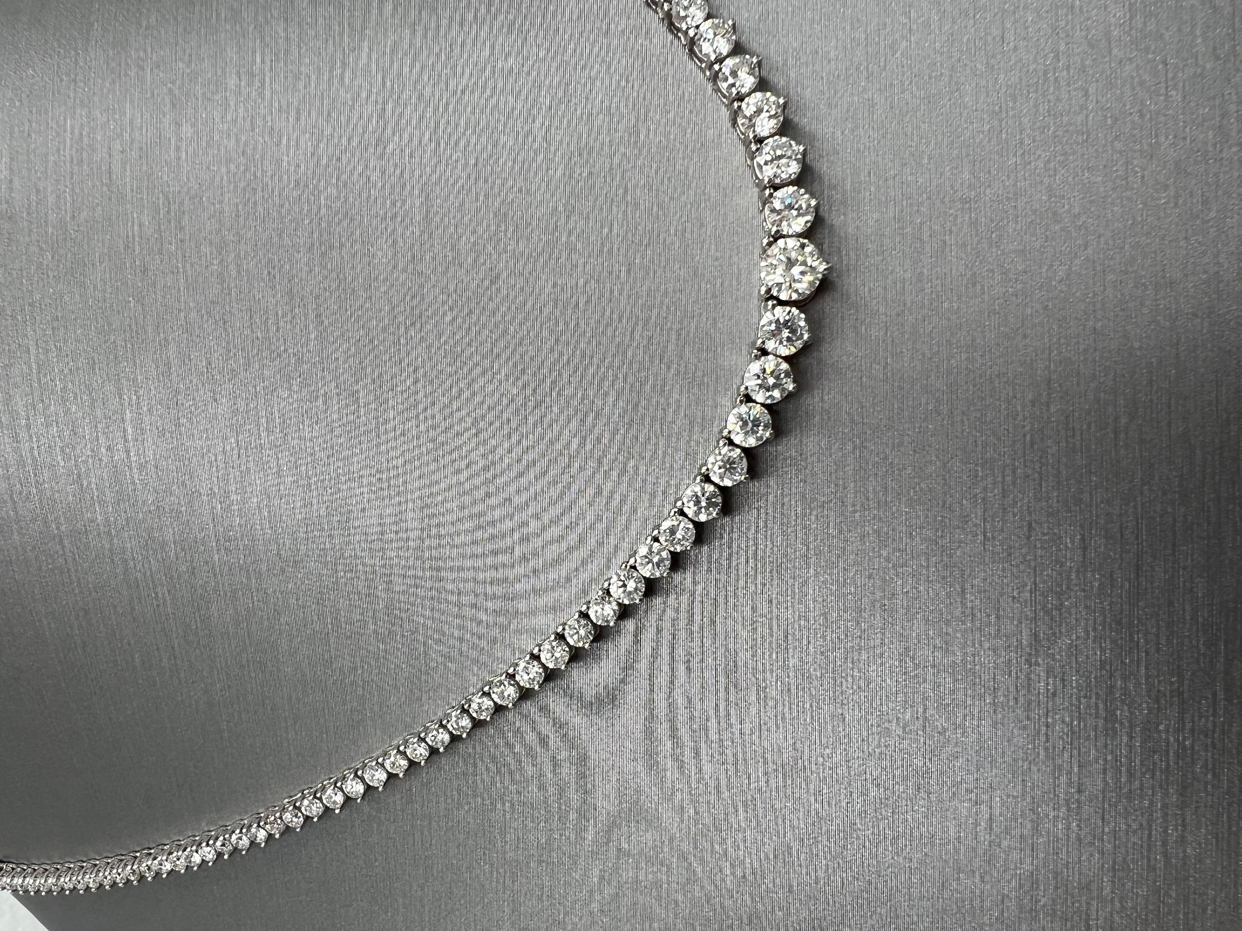 Graduated Tennis Necklace in 18k White Gold with 7.50ctW of Natural Diamonds In New Condition For Sale In Great Neck, NY