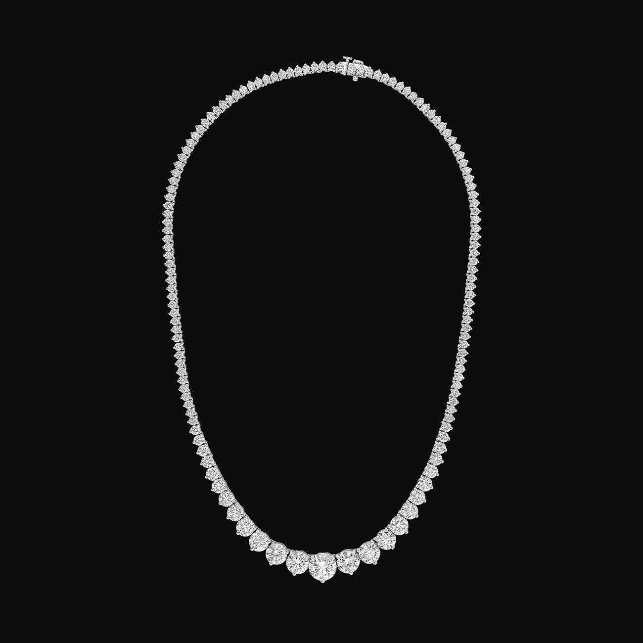 Women's Graduated Tennis Necklace with 3-Prong Round Diamonds.  D13.58ct.t.w. For Sale