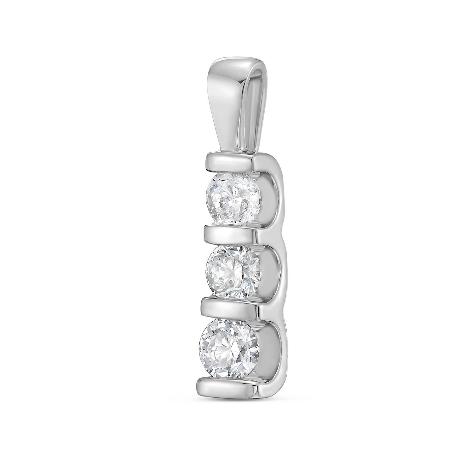 Taille mixte Collier à trois pierres graduées en or blanc 14k en vente
