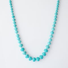 Collana graduata di perline turchesi annodate a mano di Vogue, anni '60