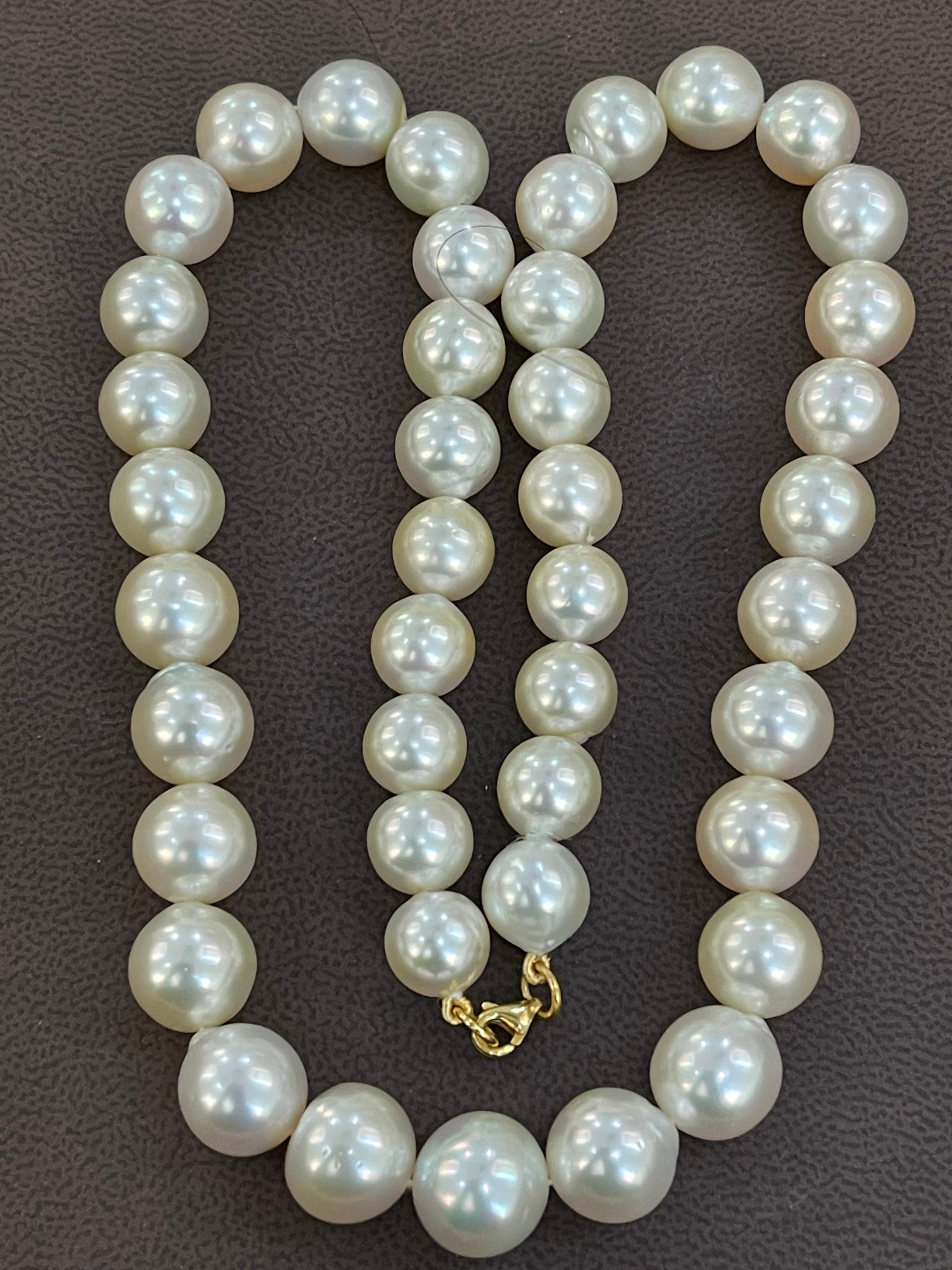 Collier de perles des mers du Sud de couleur crème graduée avec fermoir en or jaune 14 carats en vente 11