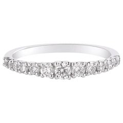 Abgestufter Diamantband-Ring aus 18 Karat Weißgold
