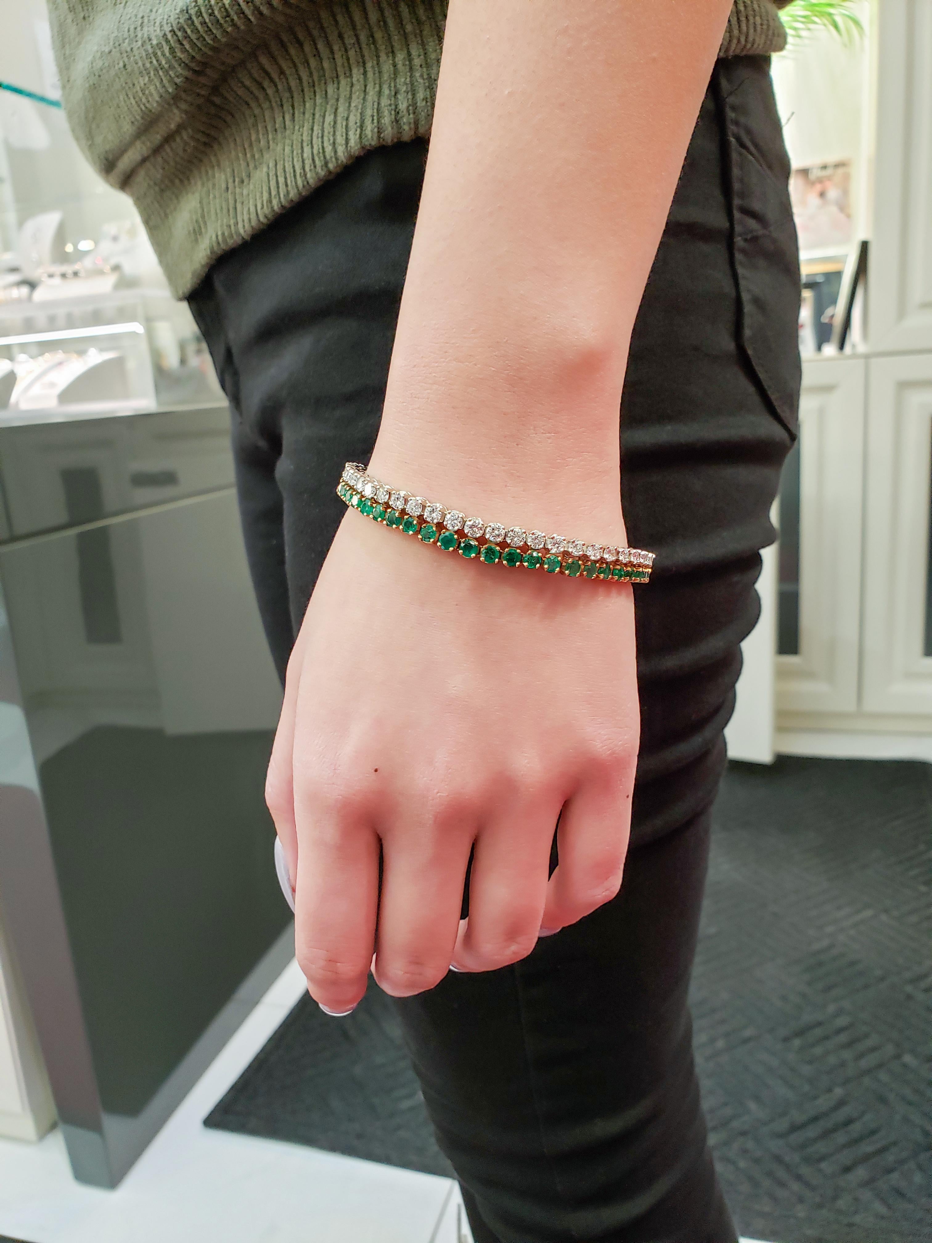 Graduating Green Emerald and Diamond Bracelet In Good Condition In New York, NY